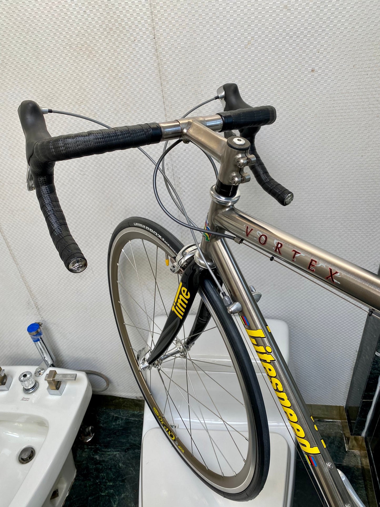 (SIZE 55cm) LATE-1990's LITESPEED VORTEX TITANIUM ROAD BIKE - SHIMANO DURA ACE - LIKE NEW