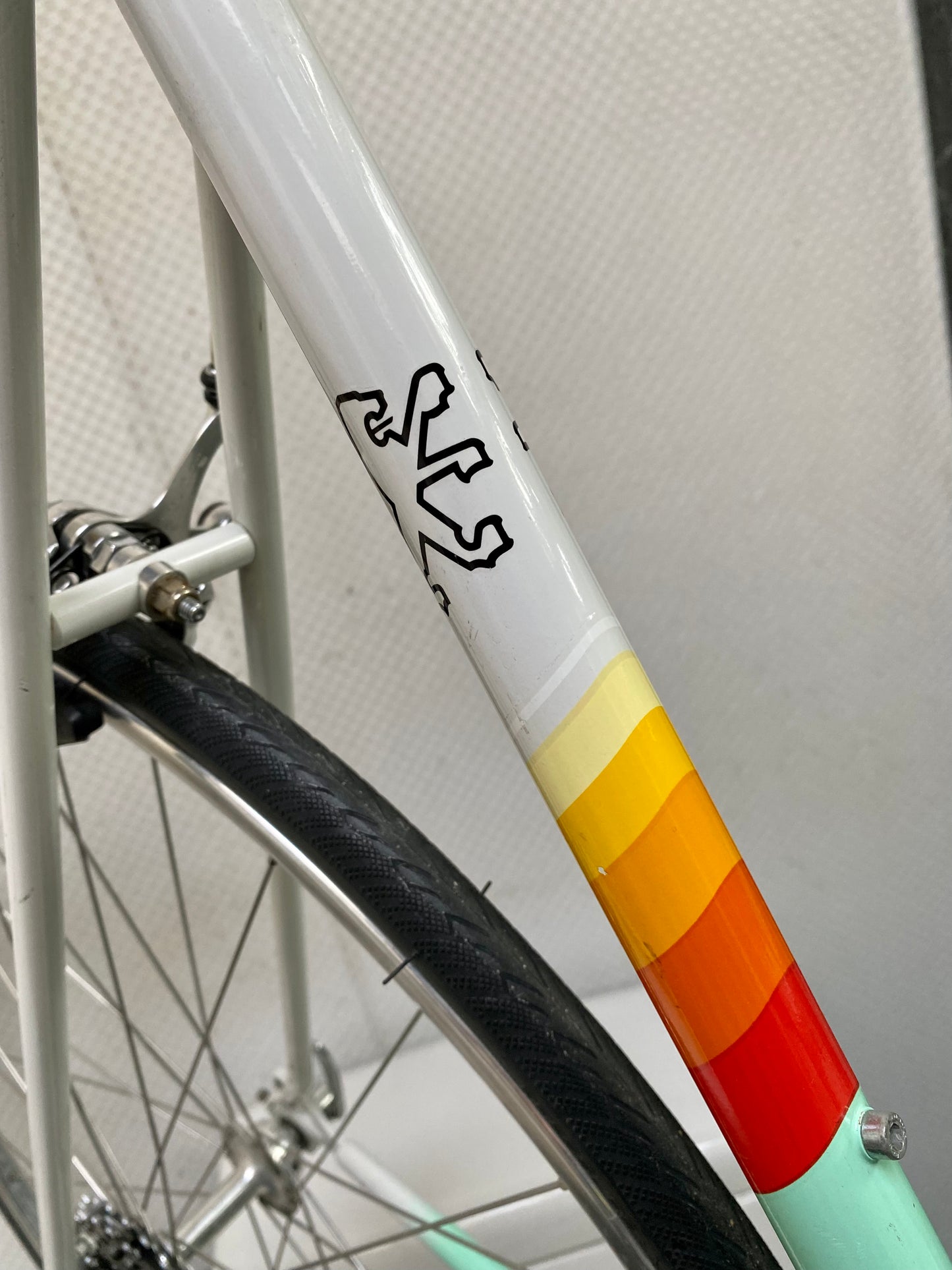 (SIZE 56cm) 1980's PEUGEOT ROAD BIKE - SHIMANO 105