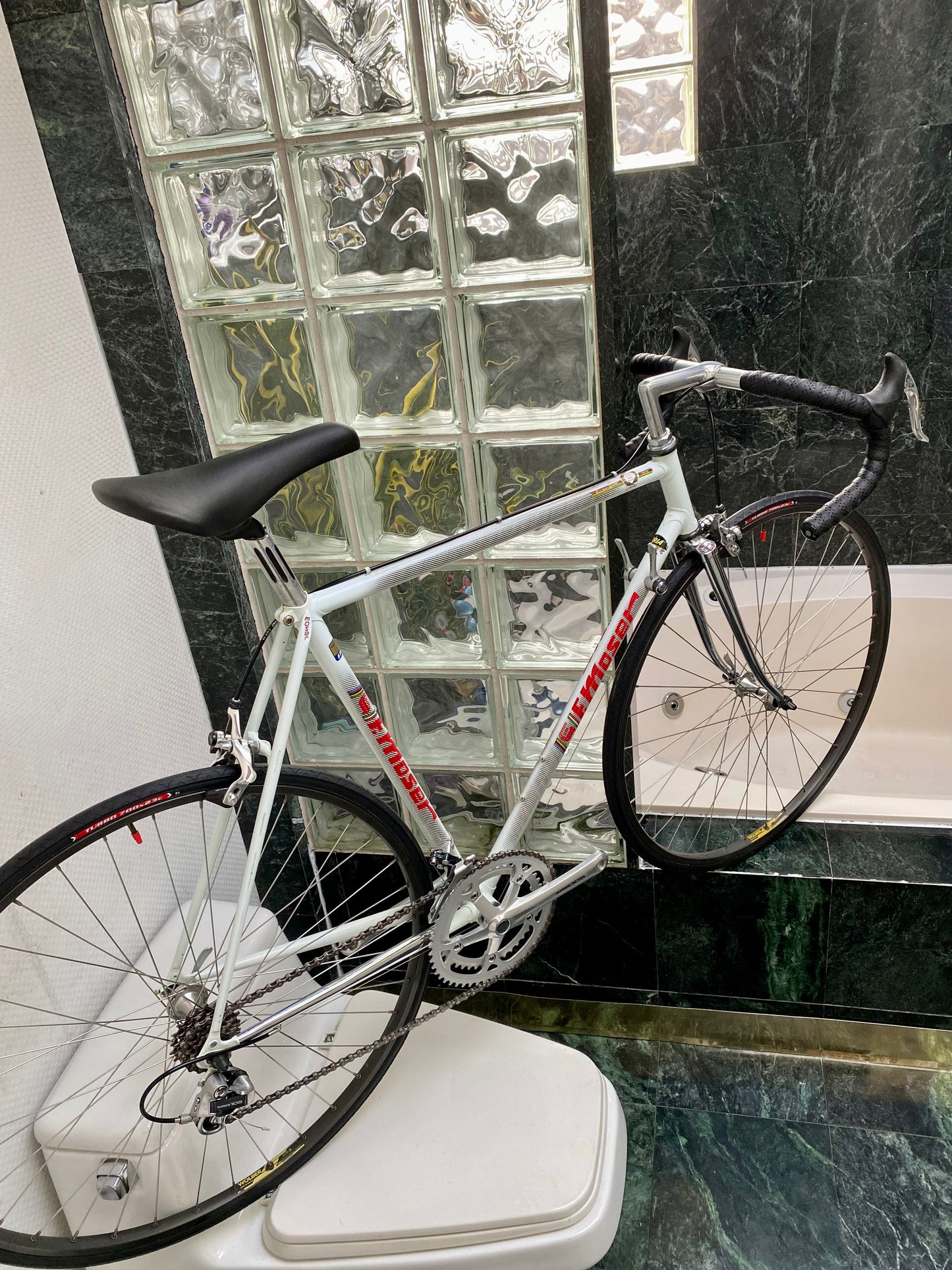 (SIZE 55cm) 1980's MOSER ROAD BIKE - SHIMANO 105 - ORIA SPECIAL