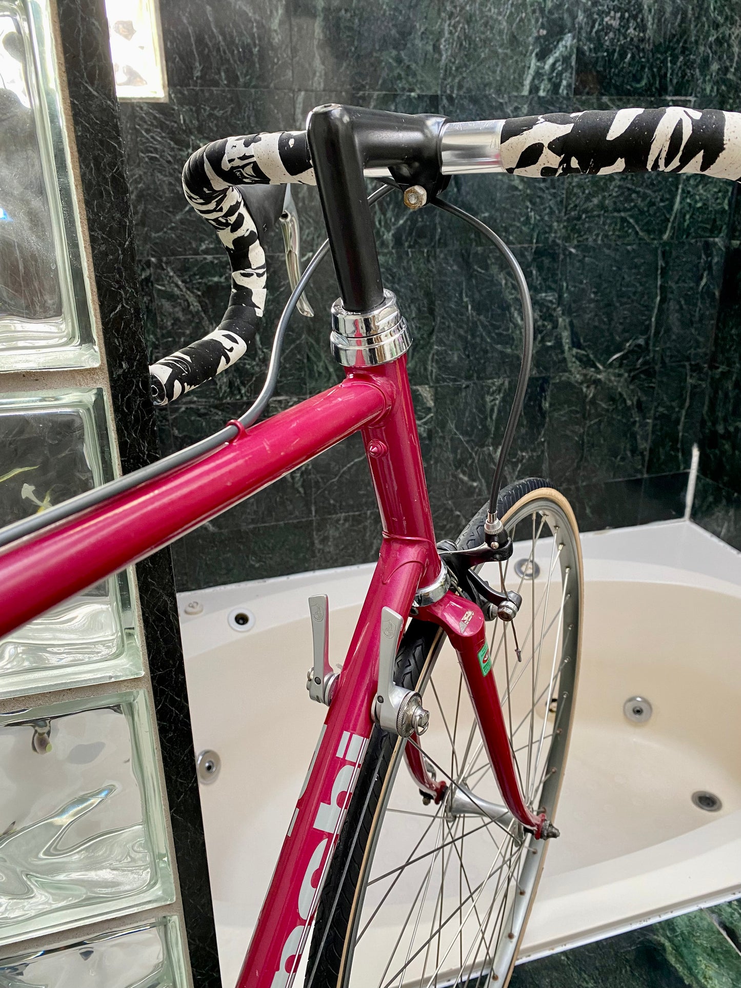 (SIZE 57cm) 1980's BIANCHI ROAD BIKE - CAMPAGNOLO - COLUMBUS