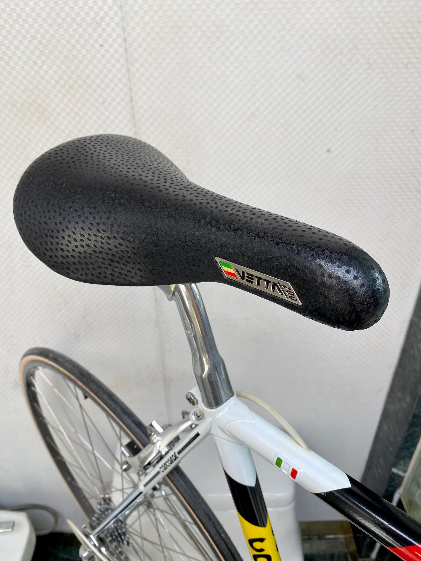 (SIZE 56cm) 1980's CONCORDE GAVINA ROAD BIKE - CAMPAGNOLO CHORUS - SPOTLESS