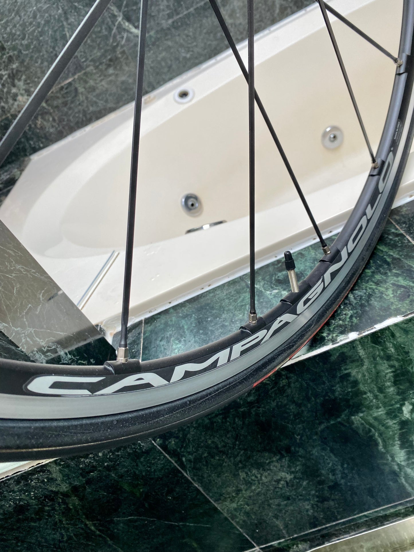 (SIZE 56cm) CLASSIC COLNAGO C50 ROAD BIKE - CAMPAGNOLO RECORD - LIKE NEW / SPOTLESS