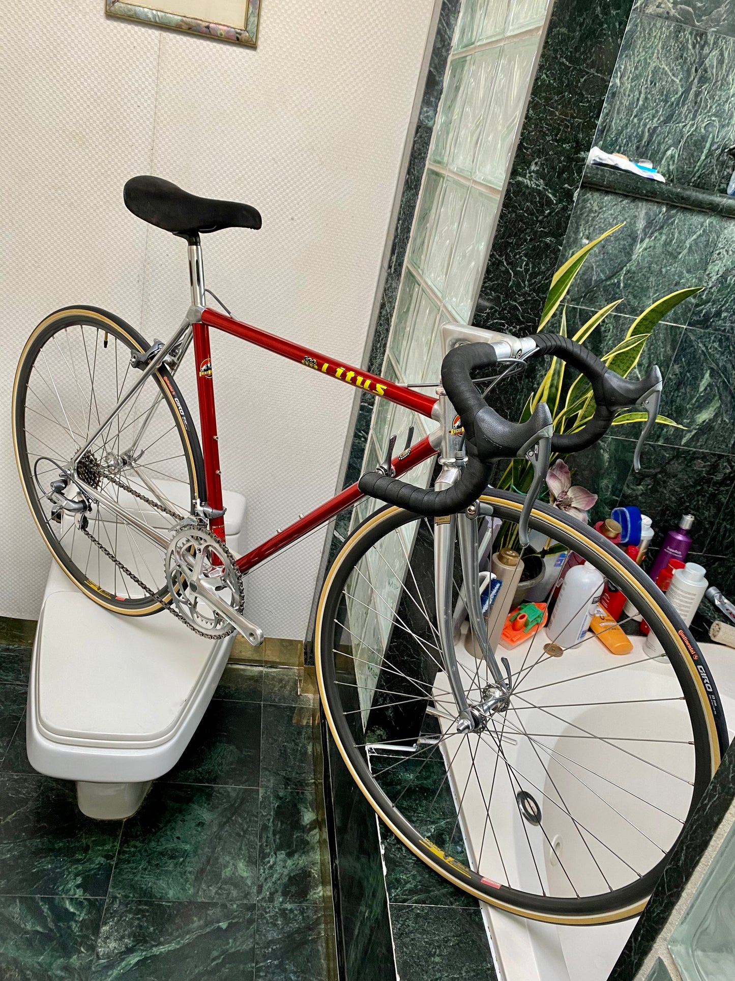 (SIZE 50cm) 1980's VITUS 979 ROAD BIKE - SHIMANO 600 - LIKE NEW