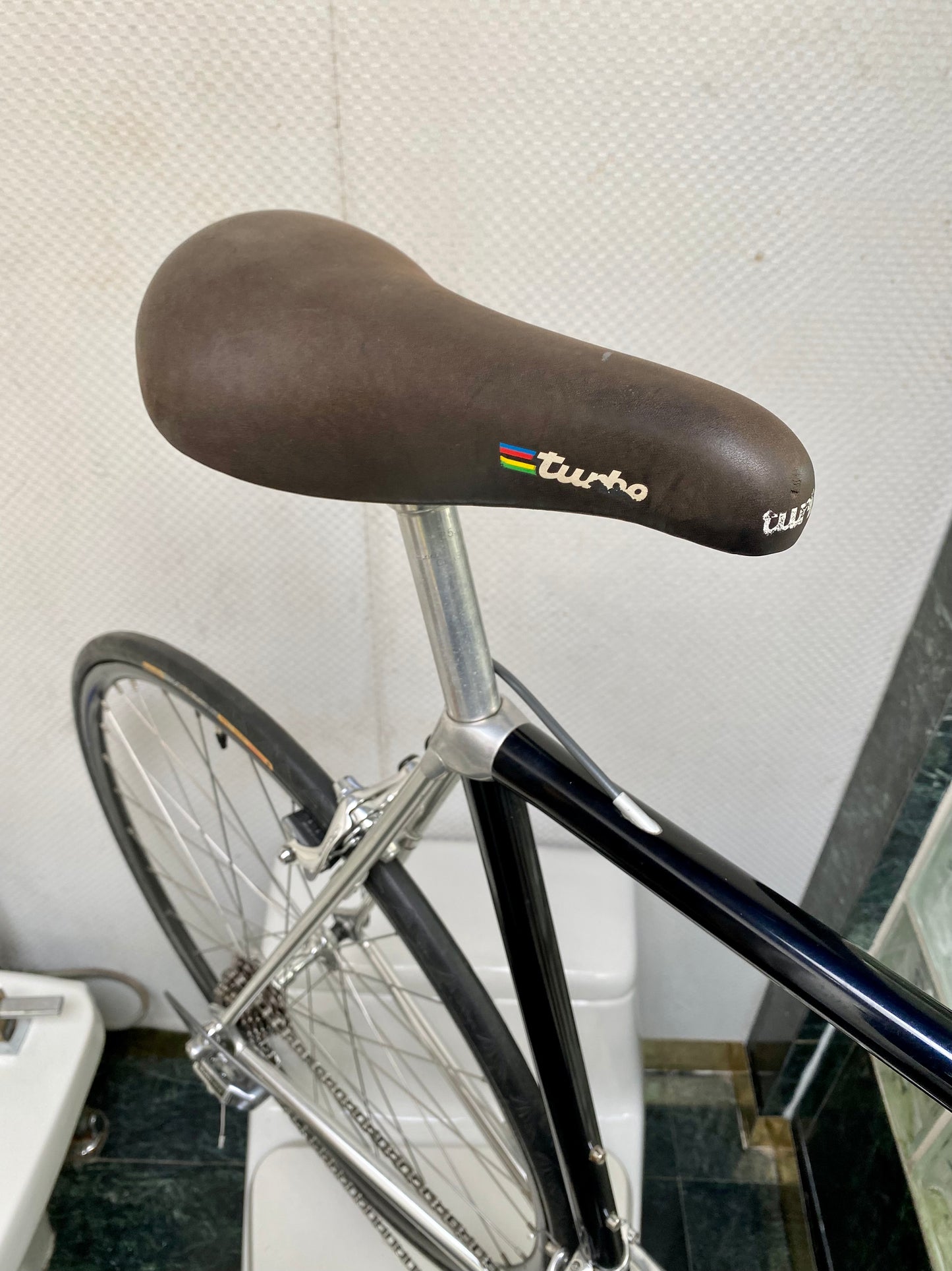 (SIZE 56cm) 1980's VITUS 979 ROAD BIKE - SHIMANO DURA ACE