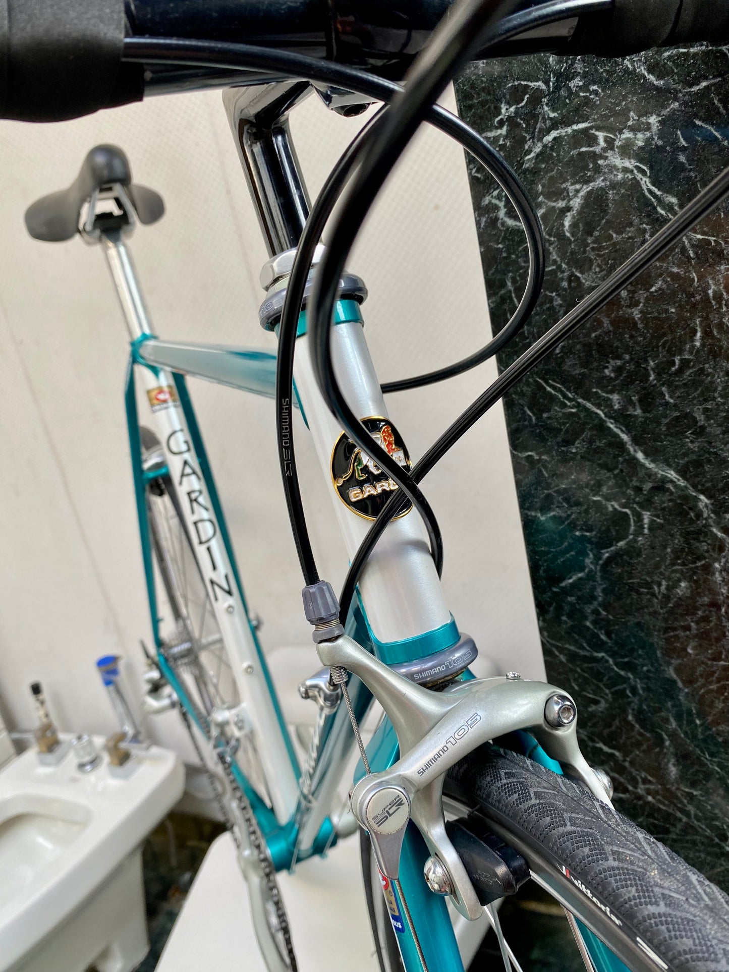 (SIZE 55cm) EARLY-1990's GARDIN ROAD BIKE - SHIMANO 105