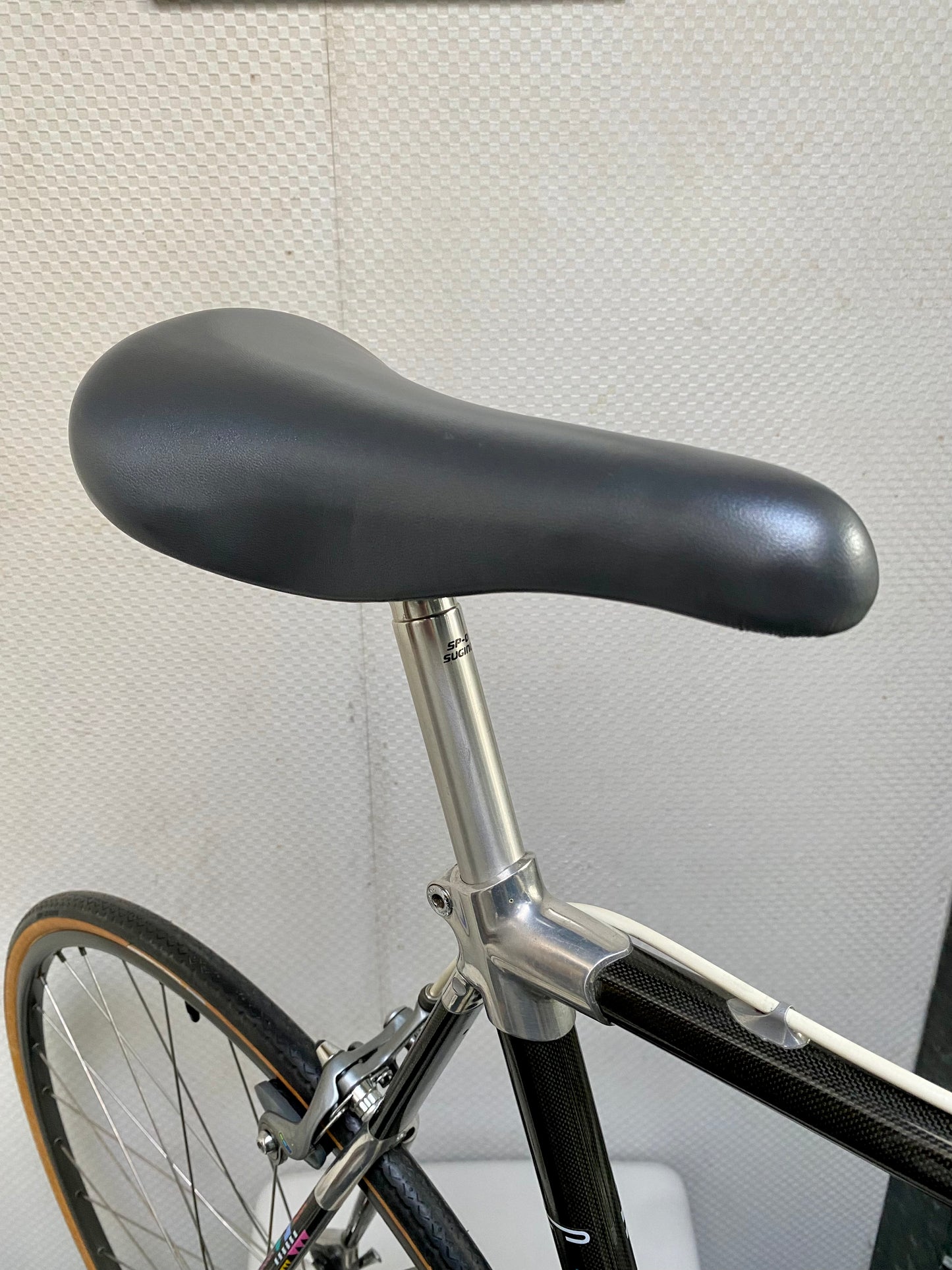 (SIZE 56cm) 1980's CENTURION CARBON ROAD BIKE - SHIMANO 600 - SPOTLESS