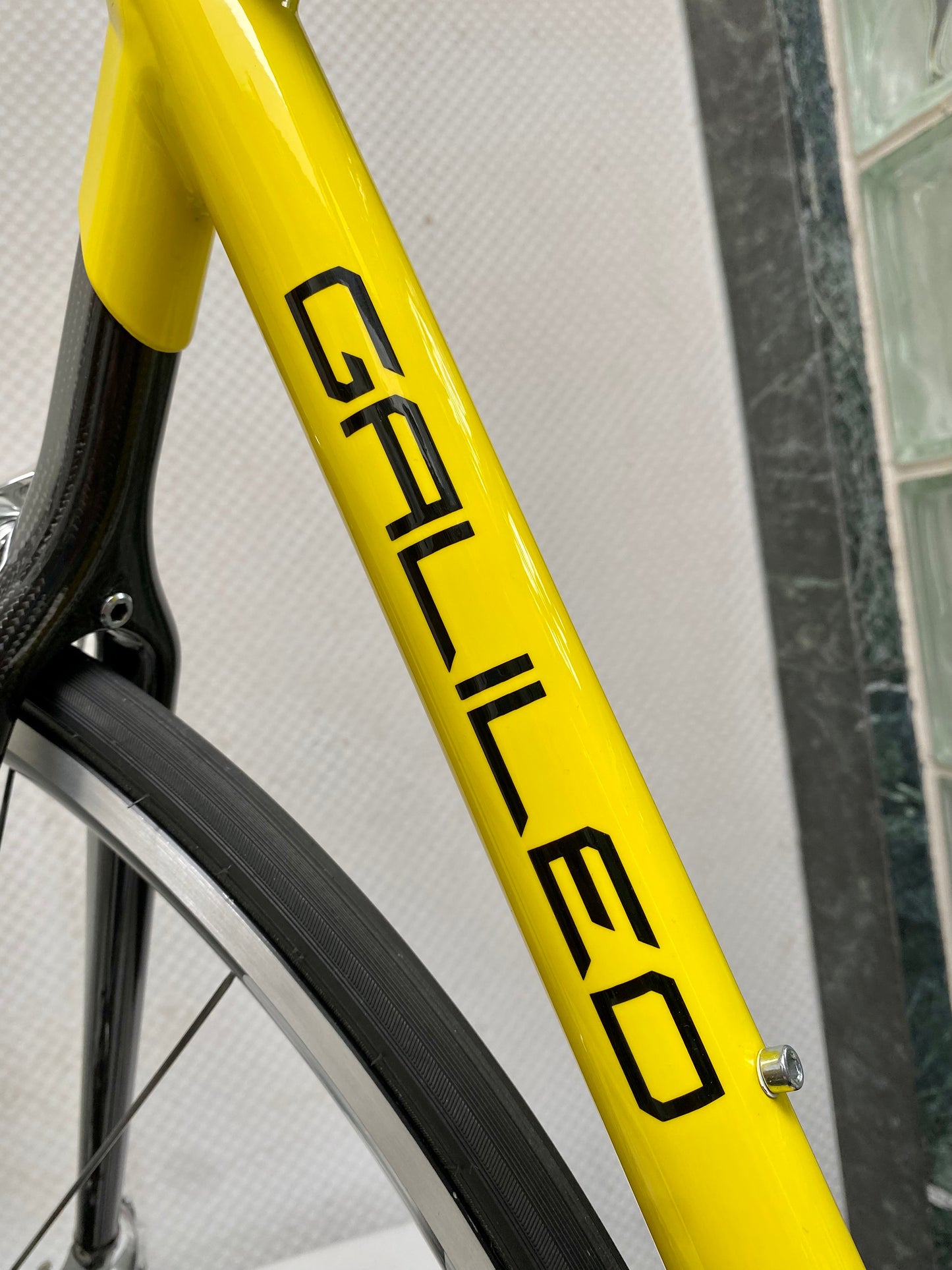 (SIZE 55cm) CLASSIC PINARELLO GALILEO ROAD BIKE - SHIMANO ULTEGRA - LIKE NEW