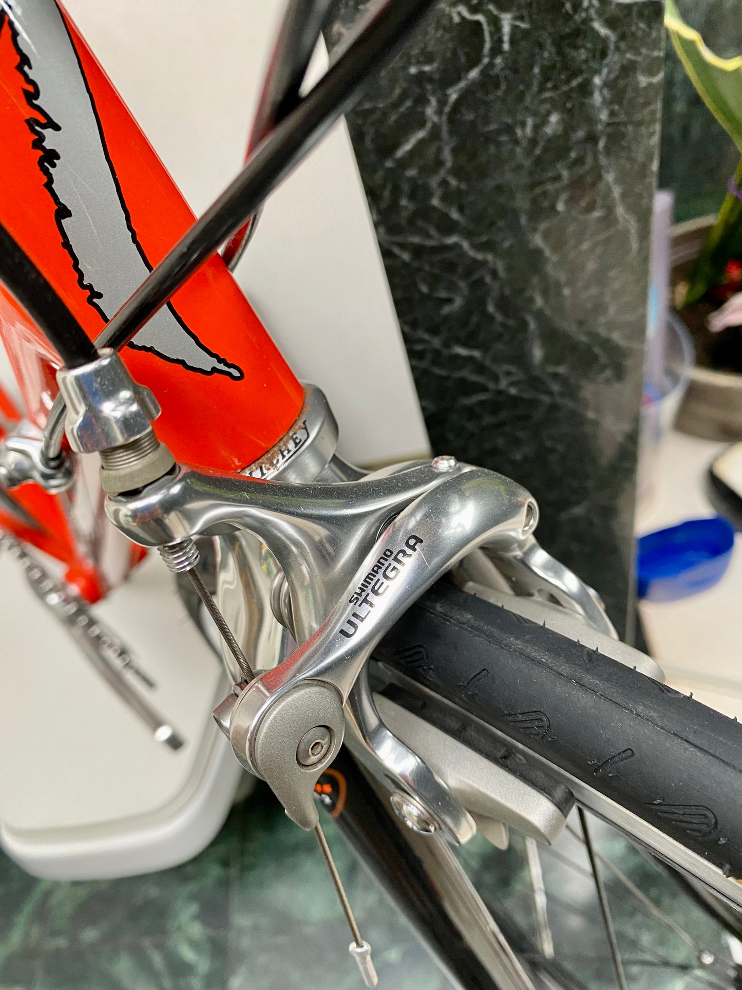 (SIZE 56cm) LATE-1990's SPECIALIZED ALLEZ COMP ROAD BIKE - SHIMANO ULTEGRA