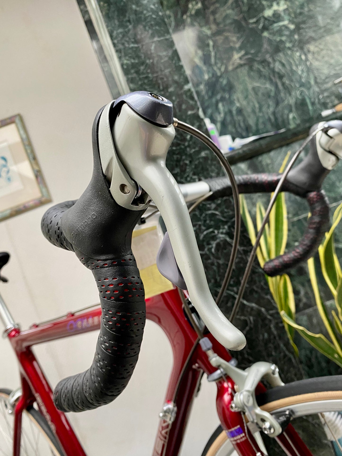 (SIZE 57cm) EARLY-1990's TREK 5500 CARBON ROAD BIKE - SHIMANO 105