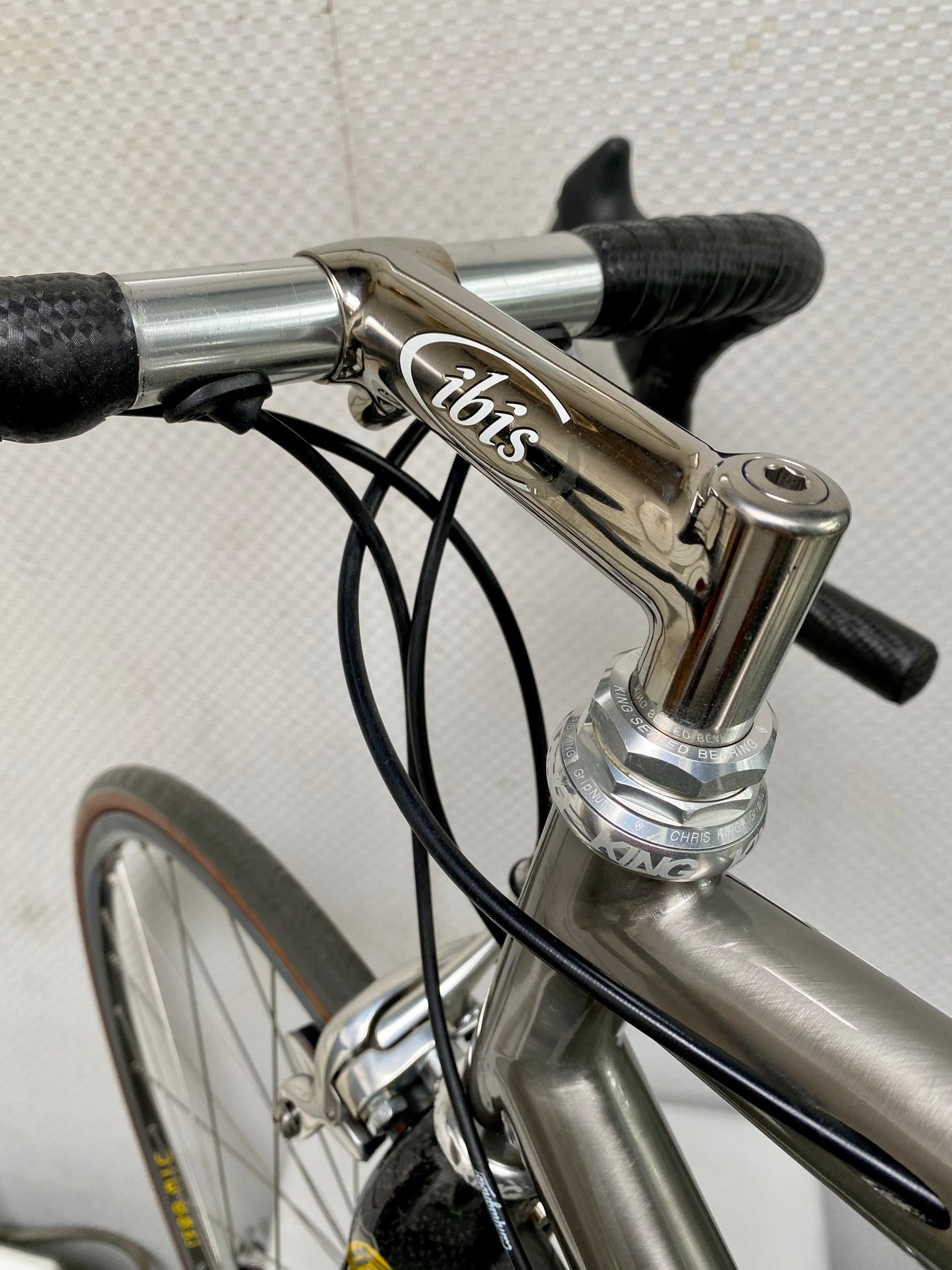 (SIZE 56cm) 1994 SPECTRUM CYCLES "TITANIUM SUPER" ROAD BIKE - CAMPAGNOLO RECORD