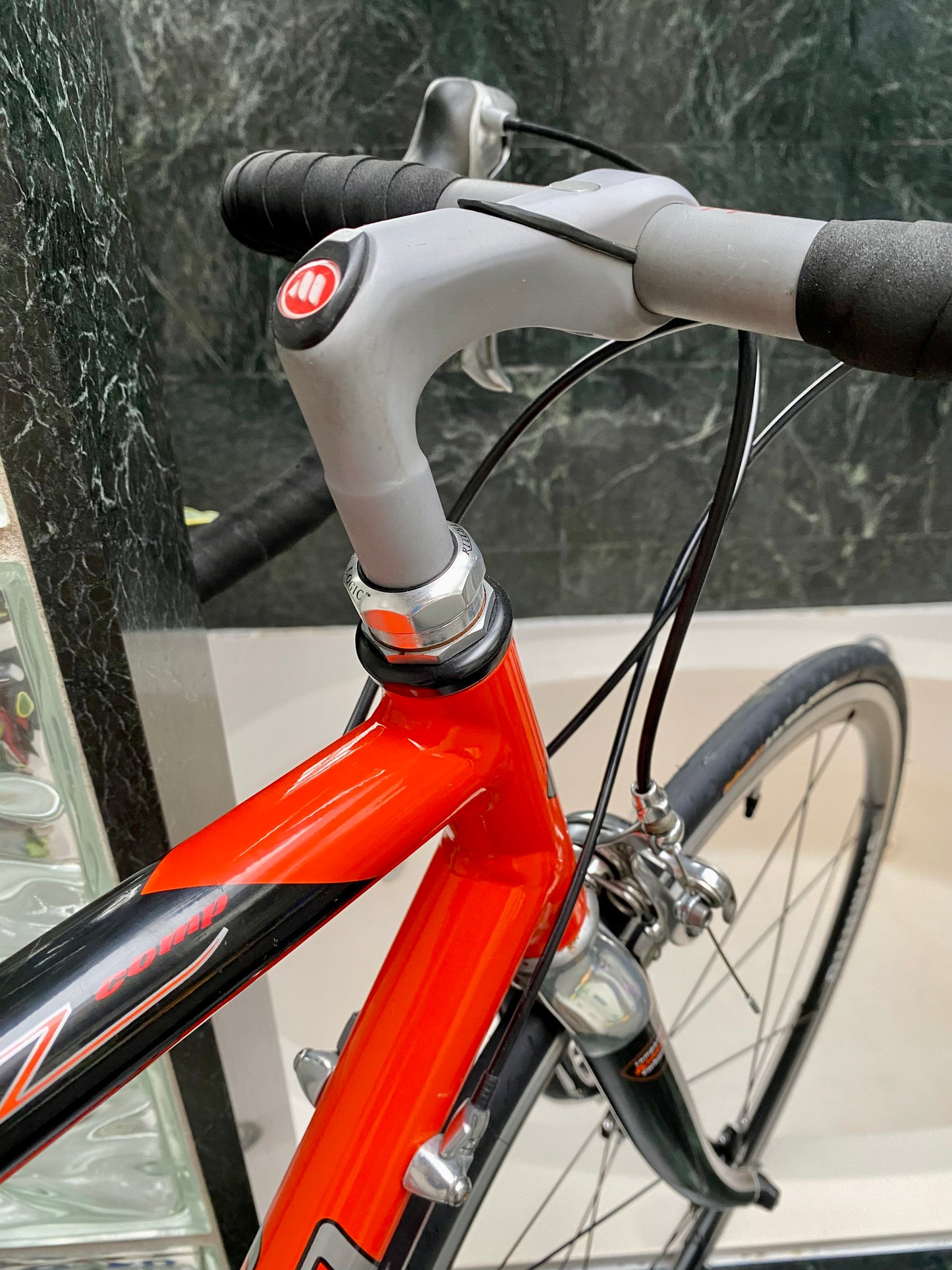 (SIZE 56cm) LATE-1990's SPECIALIZED ALLEZ COMP ROAD BIKE - SHIMANO ULTEGRA