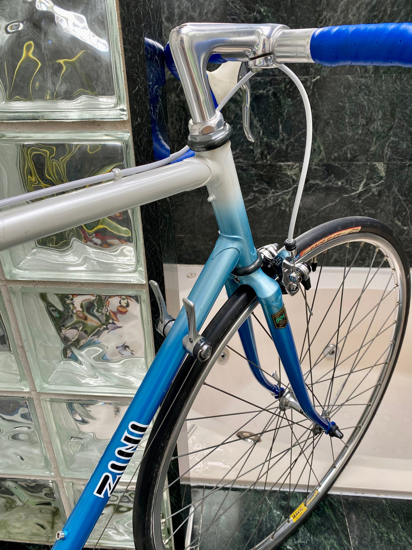 (SIZE 56cm) 1980's ZINI ROAD BIKE - SHIMANO 105 - REYNOLDS STEEL