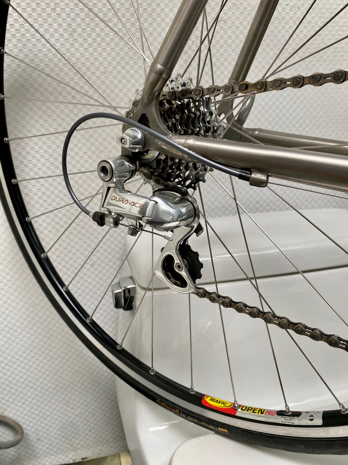 (SIZE 54cm) 2003 YETI ROAD PROJECT TITANIUM ROAD BIKE - SHIMANO DURA ACE - SPOTLESS !