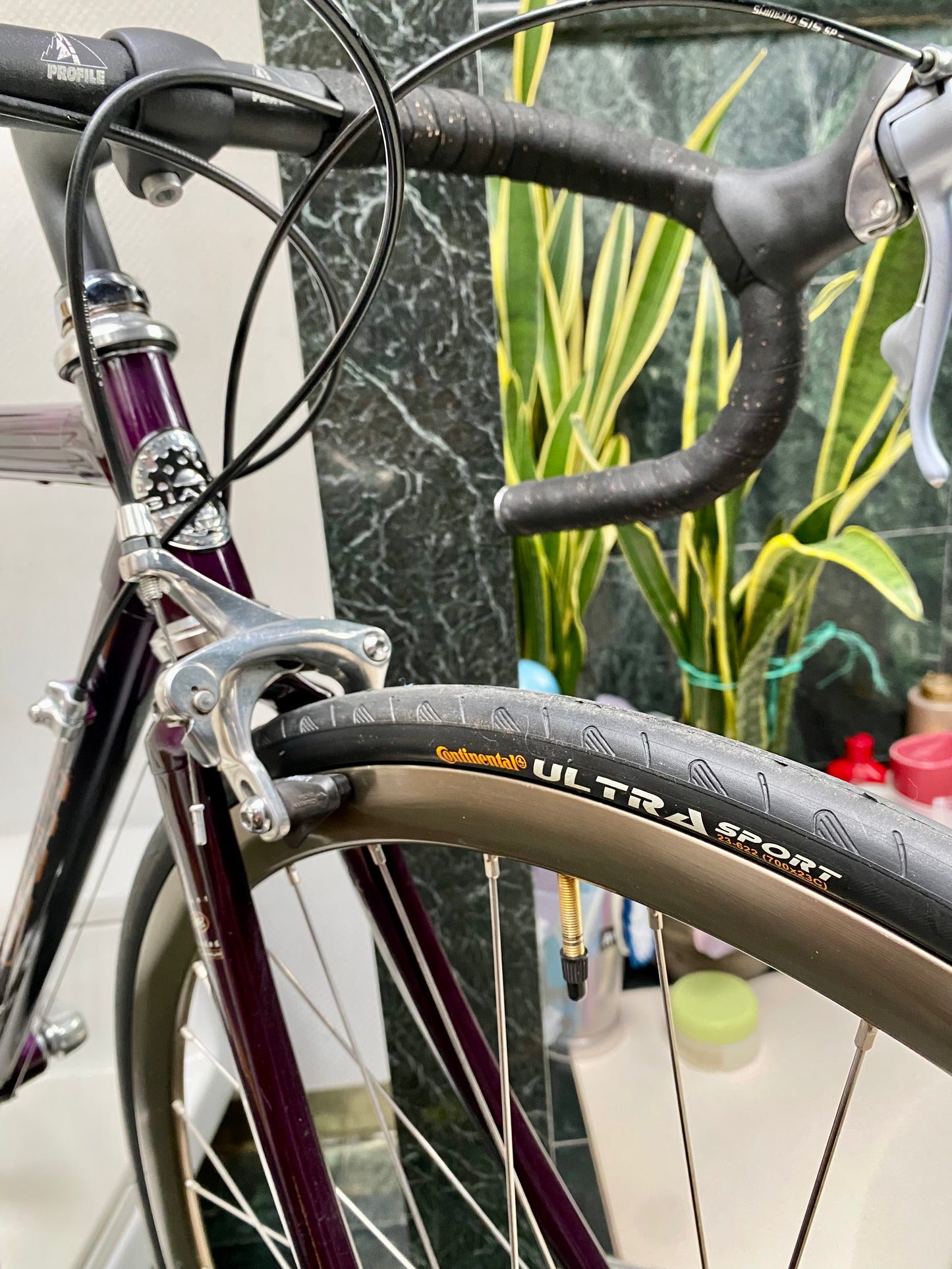 (SIZE 52cm) GIANT CFR 3 CARBON ROAD BIKE - BARELY USED