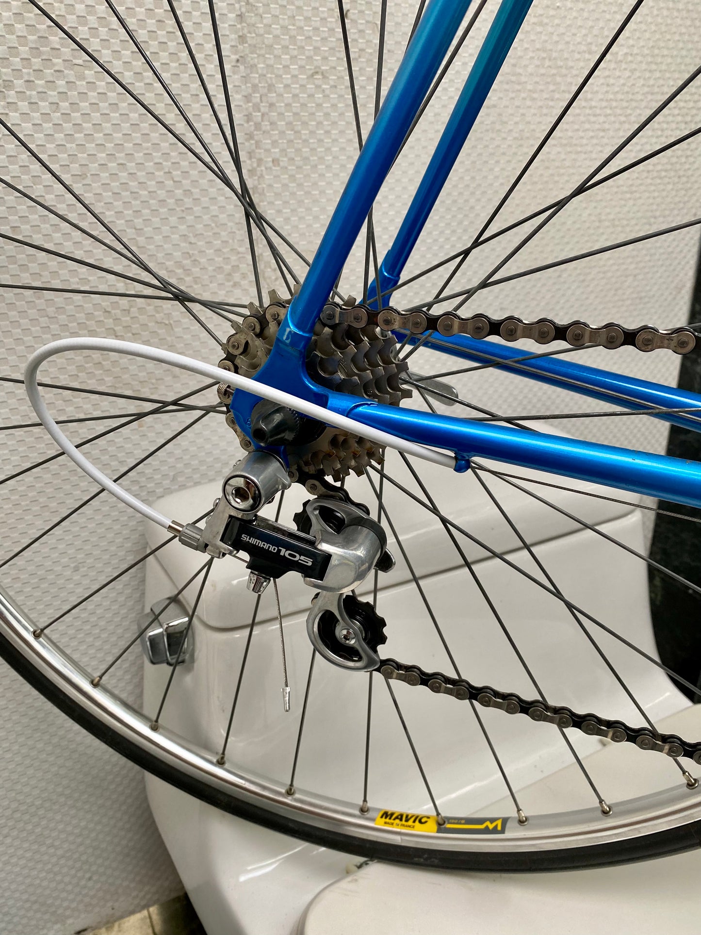 (SIZE 56cm) 1980's ZINI ROAD BIKE - SHIMANO 105 - REYNOLDS STEEL