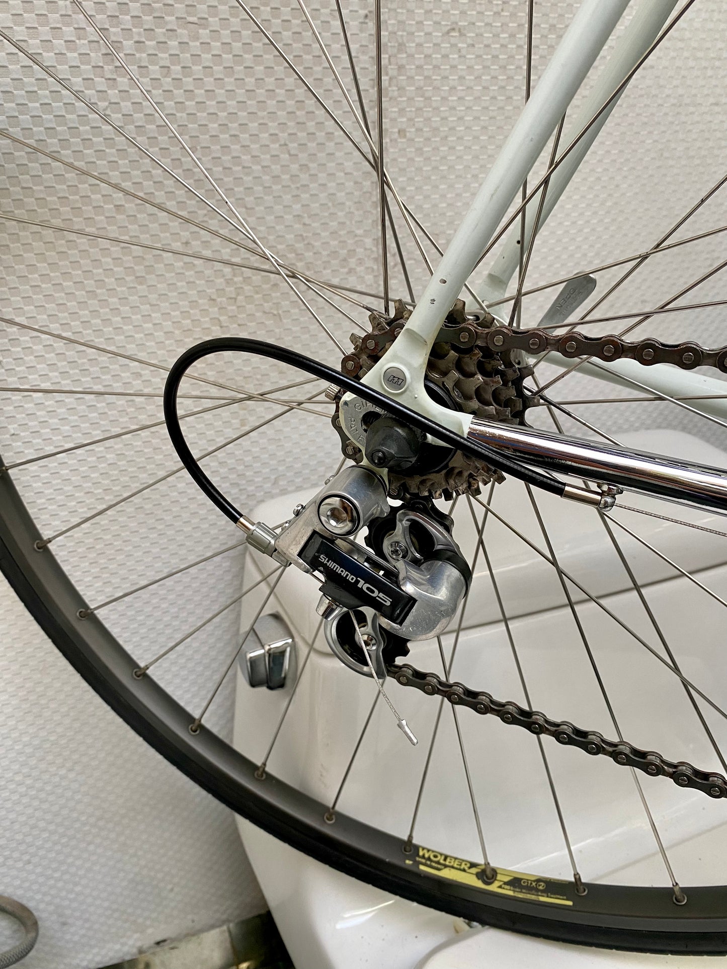 (SIZE 55cm) 1980's MOSER ROAD BIKE - SHIMANO 105 - ORIA SPECIAL