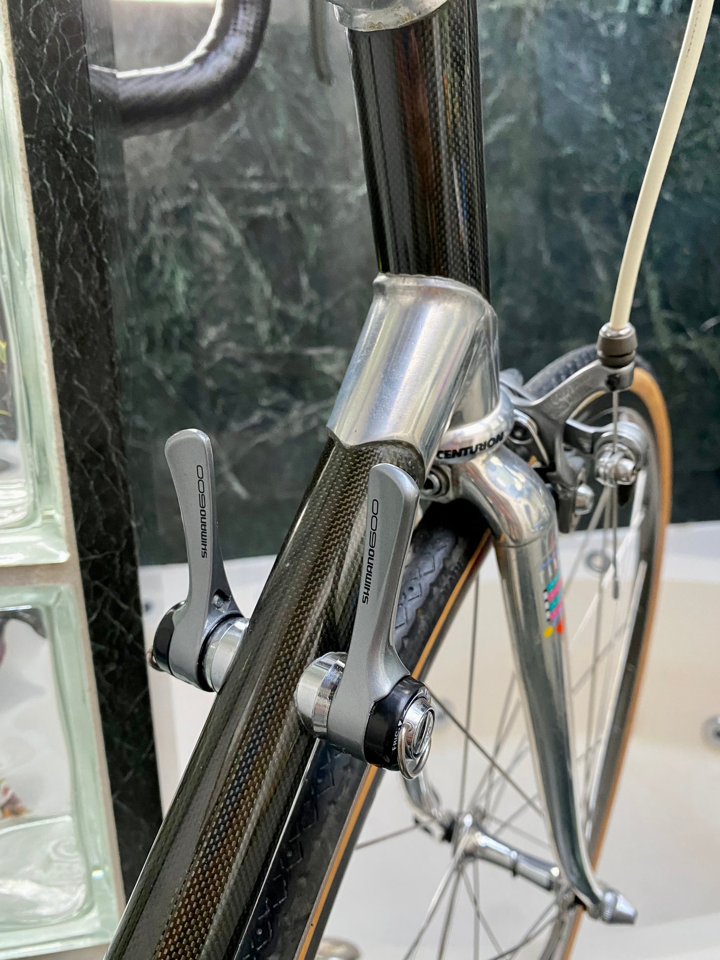 (SIZE 56cm) 1980's CENTURION CARBON ROAD BIKE - SHIMANO 600 - SPOTLESS