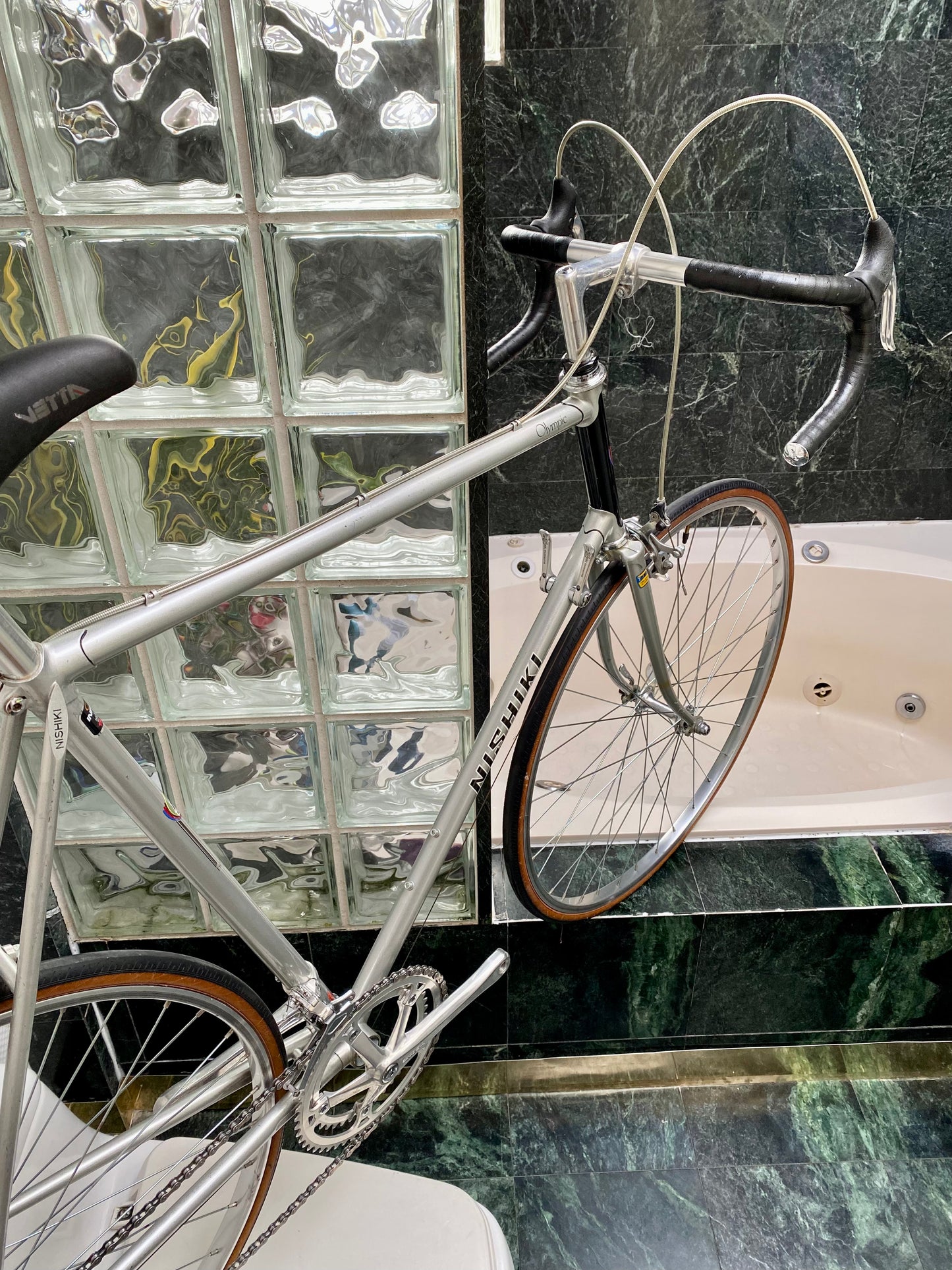 (SIZE 62cm) 1980's NISHIKI OLYMPIC ROAD BIKE - SHIMANO GOLDEN ARROW - LIKE NEW