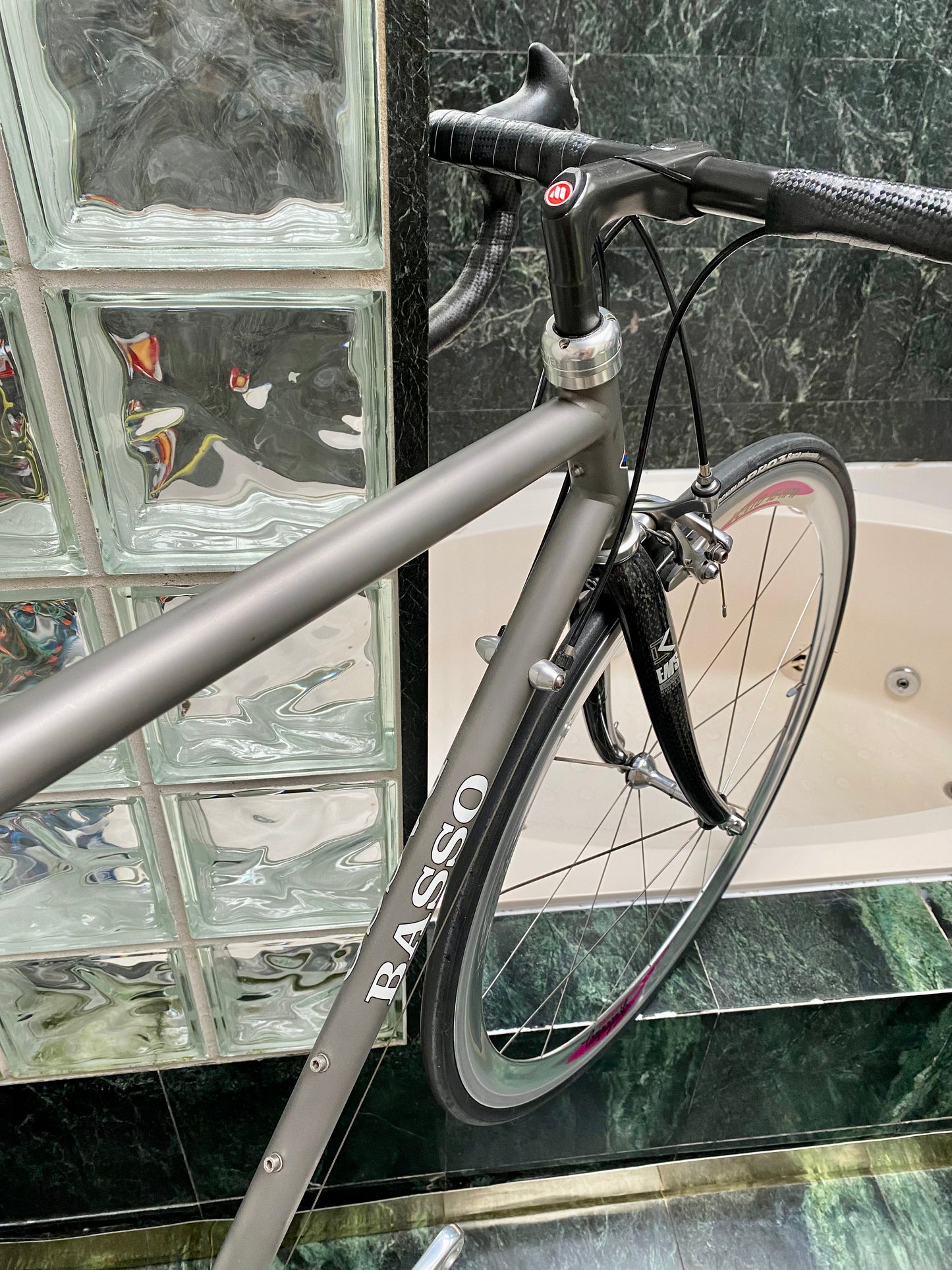 (SIZE 56cm) 1990's BASSO TITANIUM ROAD BIKE - CAMPAGNOLO RECORD - VENTO WHEELSET - INCREDIBLE!