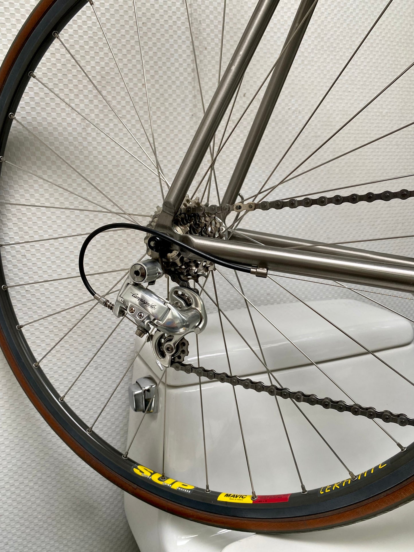 (SIZE 56cm) 1994 SPECTRUM CYCLES "TITANIUM SUPER" ROAD BIKE - CAMPAGNOLO RECORD