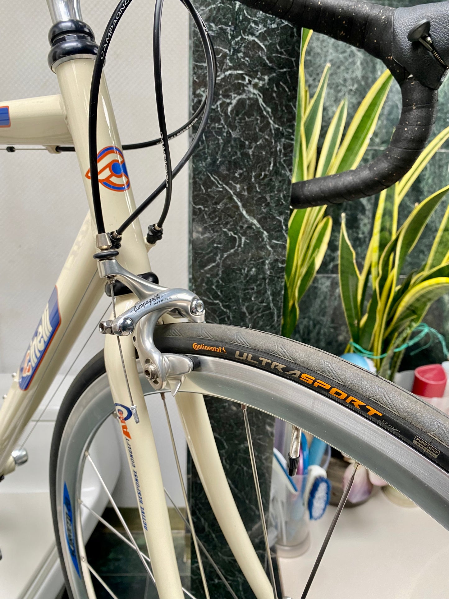 (SIZE 56cm) 1990's CINELLI PRO TEAM ROAD BIKE - CAMPAGNOLO ATHENA GROUPSET - LIKE NEW