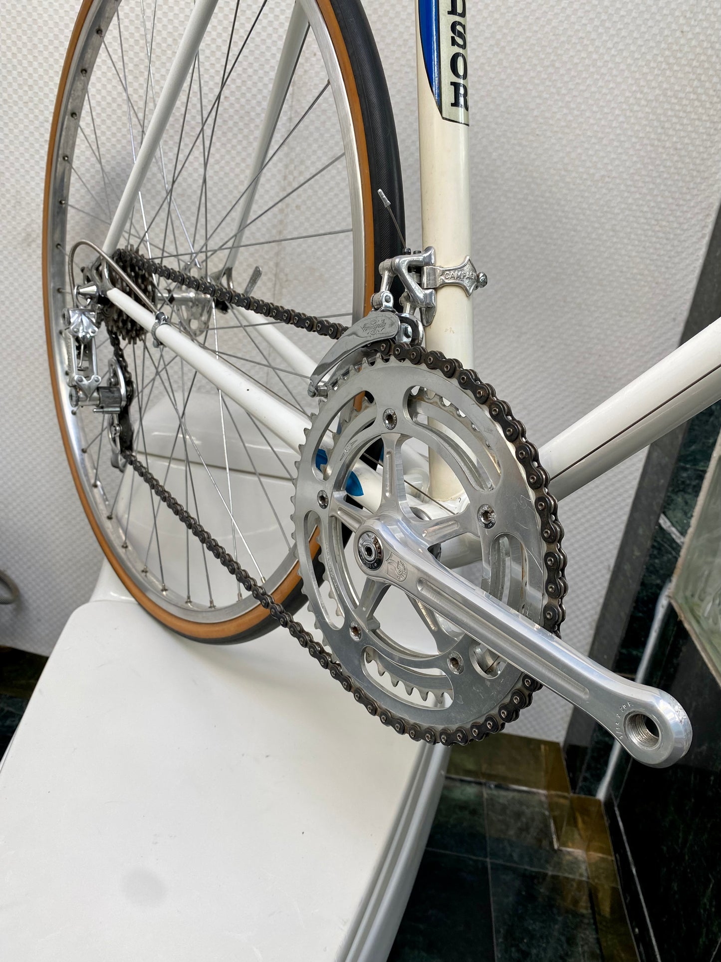 (SIZE 54cm) 1970's WINDSOR PROFESSIONAL ROAD BIKE - CAMPAGNOLO NUOVO RECORD