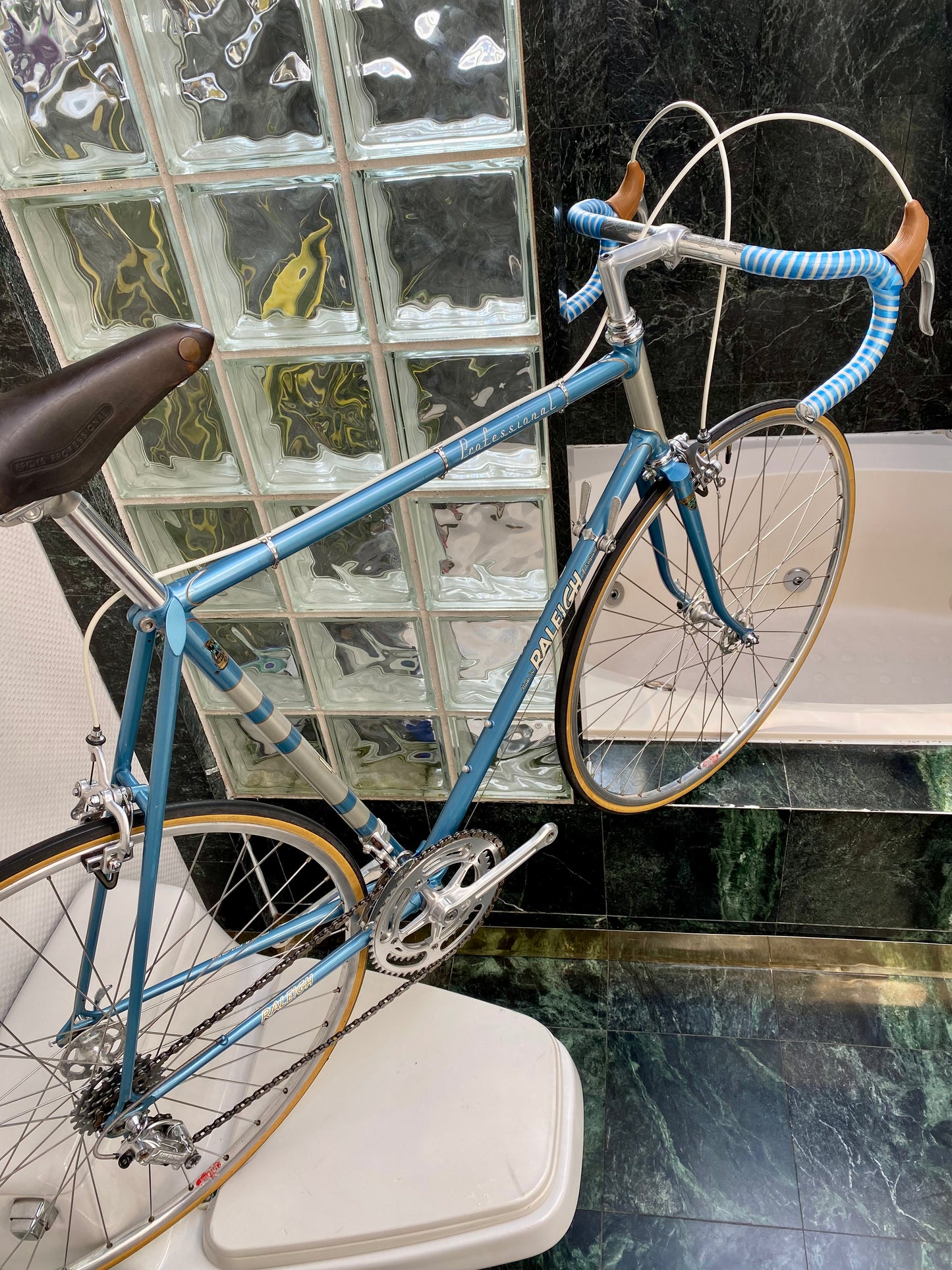 (SIZE 59cm) 1970's PROFESSIONAL ROAD BIKE - ALL ORIGINAL - CAMPAGNOLO GROUPSET