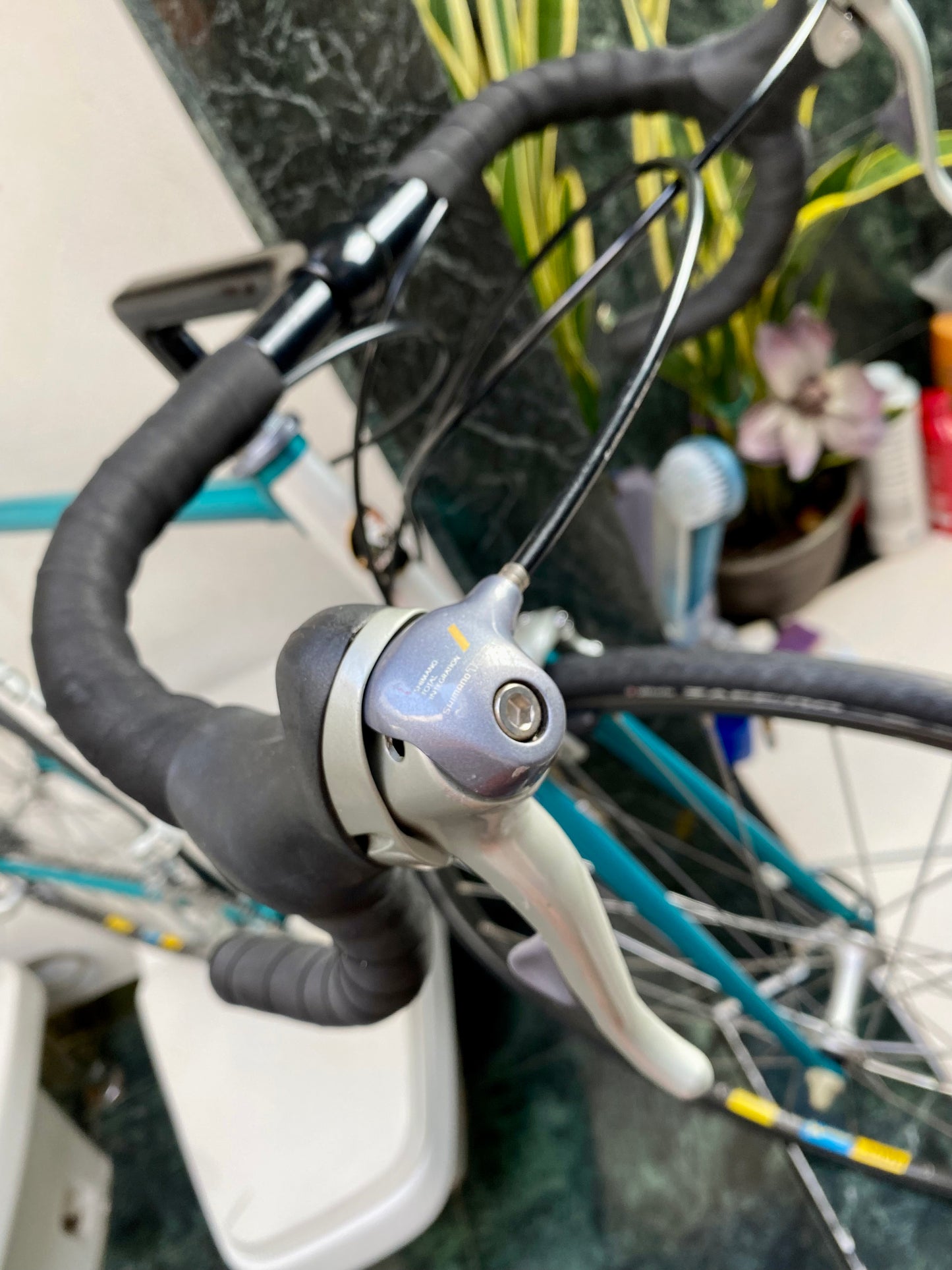 (SIZE 55cm) EARLY-1990's GARDIN ROAD BIKE - SHIMANO 105