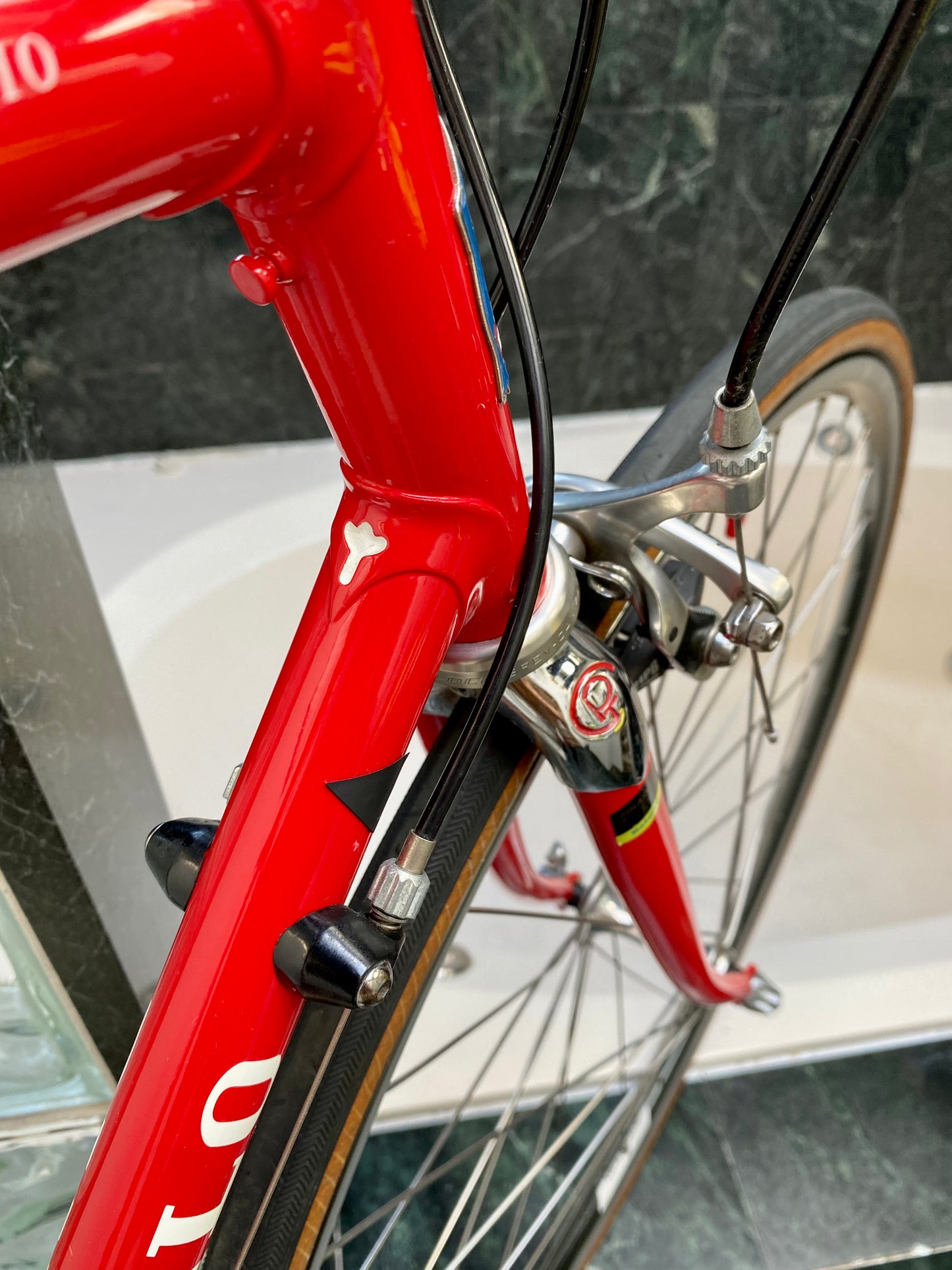 (SIZE 56cm) 1990's PINARELLO STELVIO ROAD BIKE - CAMPAGNOLO - SPOTLESS / LIKE NEW