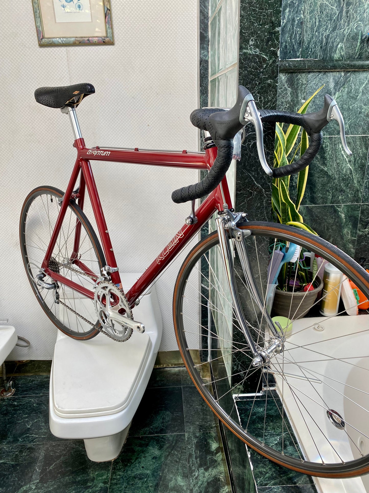 (SIZE 56cm) 1980's KLEIN QUANTUM ROAD BIKE - SHIMANO 600 - SPOTLESS - RARE