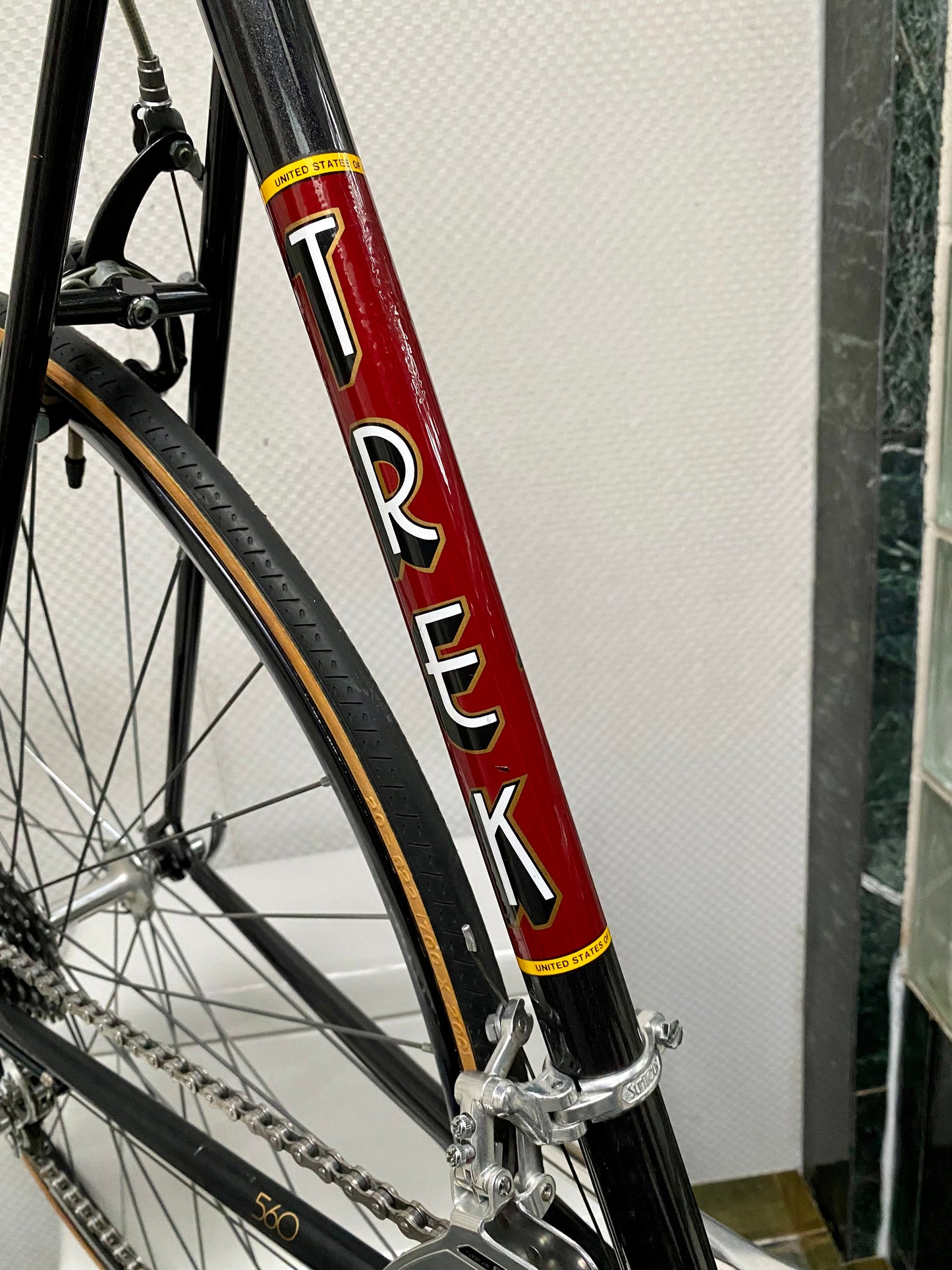 (SIZE 53cm) EARLY-1980's TREK 560 ROAD BIKE - LIKE NEW