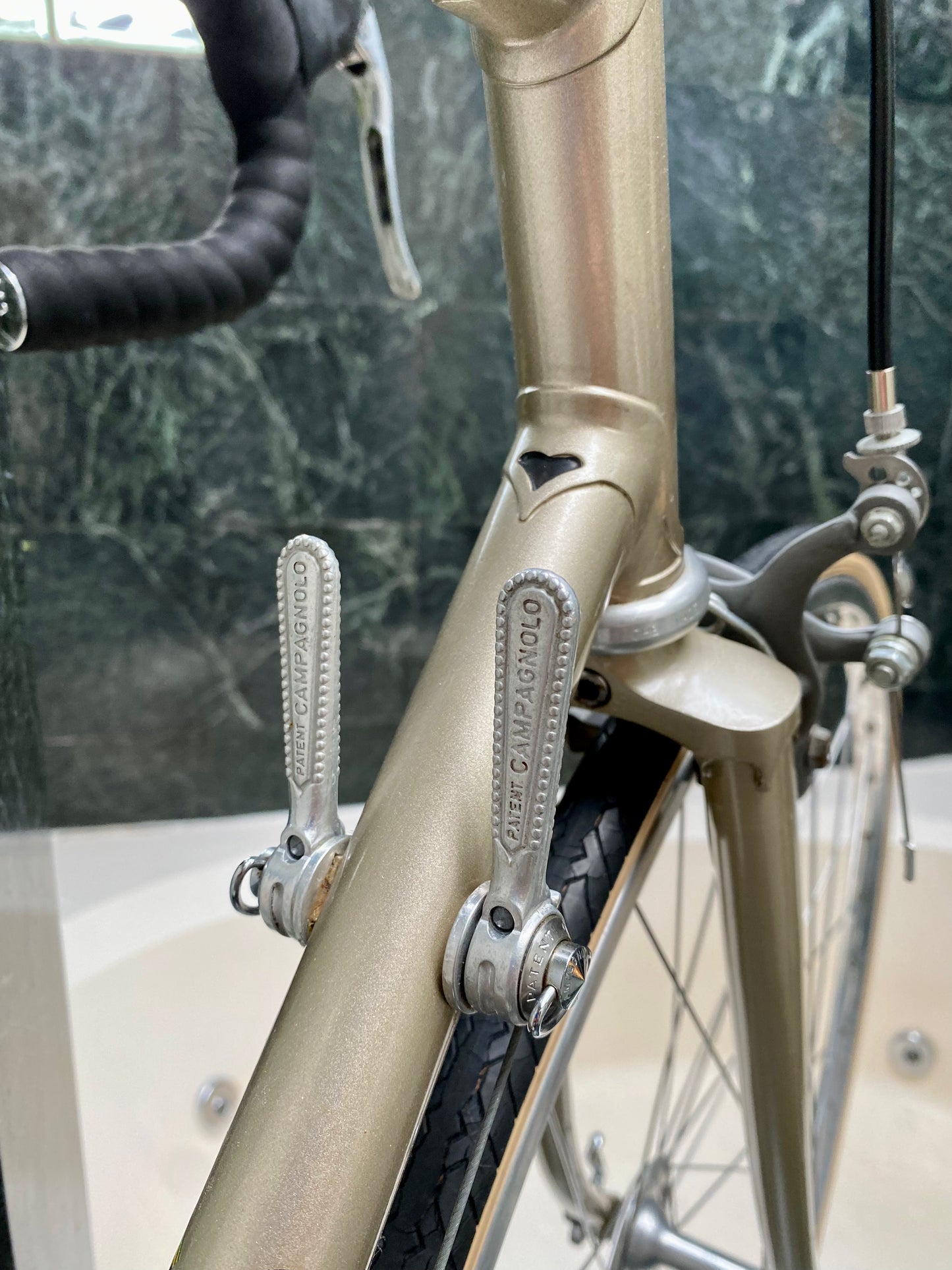 (SIZE 56cm) 1980's GIUBILATO ROAD BIKE - COOL!