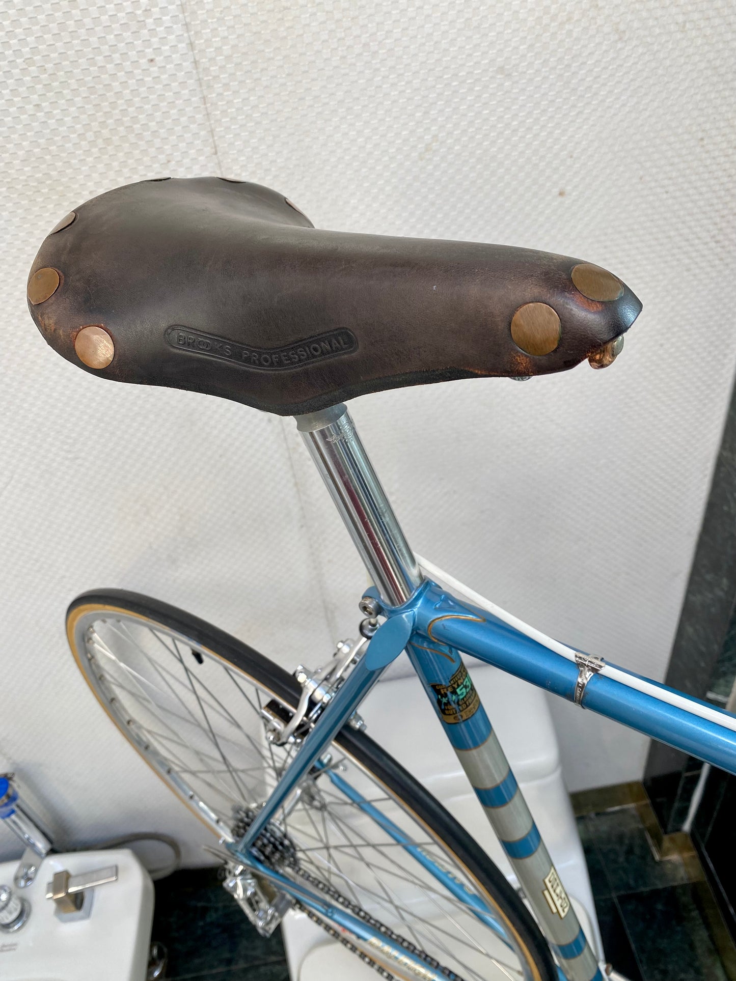 (SIZE 59cm) 1970's PROFESSIONAL ROAD BIKE - ALL ORIGINAL - CAMPAGNOLO GROUPSET