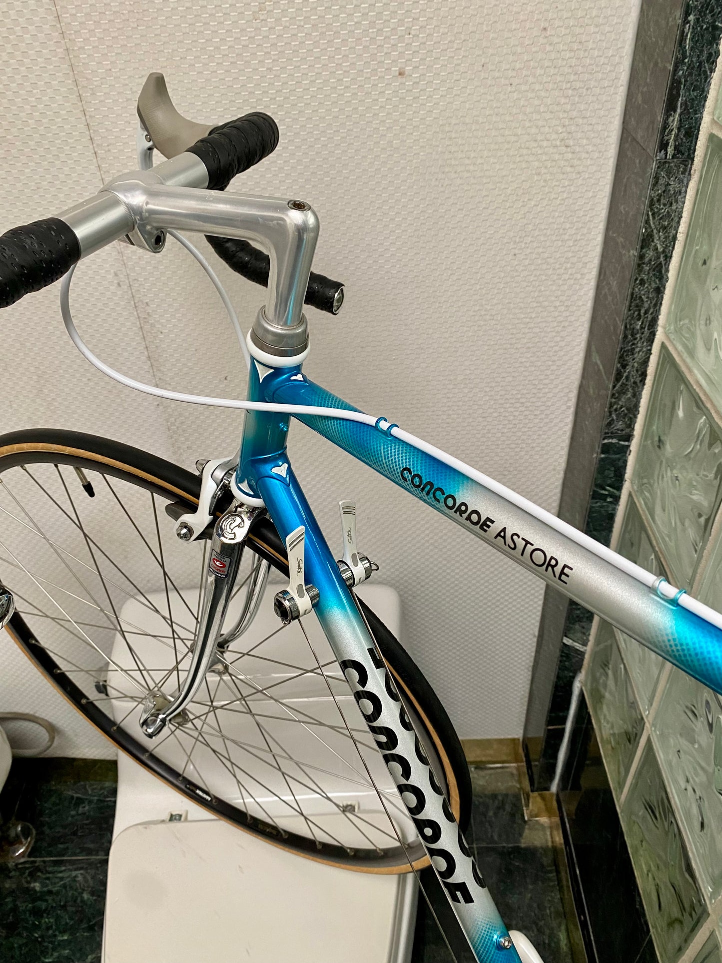 (SIZE 54cm) 1980's CONCORDE ASTORE ROAD BIKE - SHIMANO SANTE - COLUMBUS