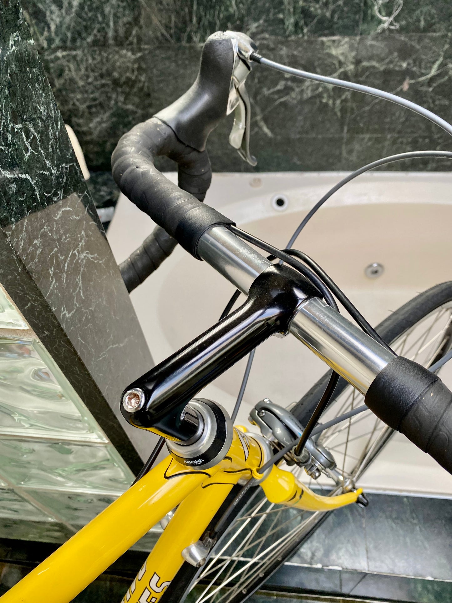 (SIZE 53cm) 1990's DAVE YATES ROAD BIKE - SHIMANO 600