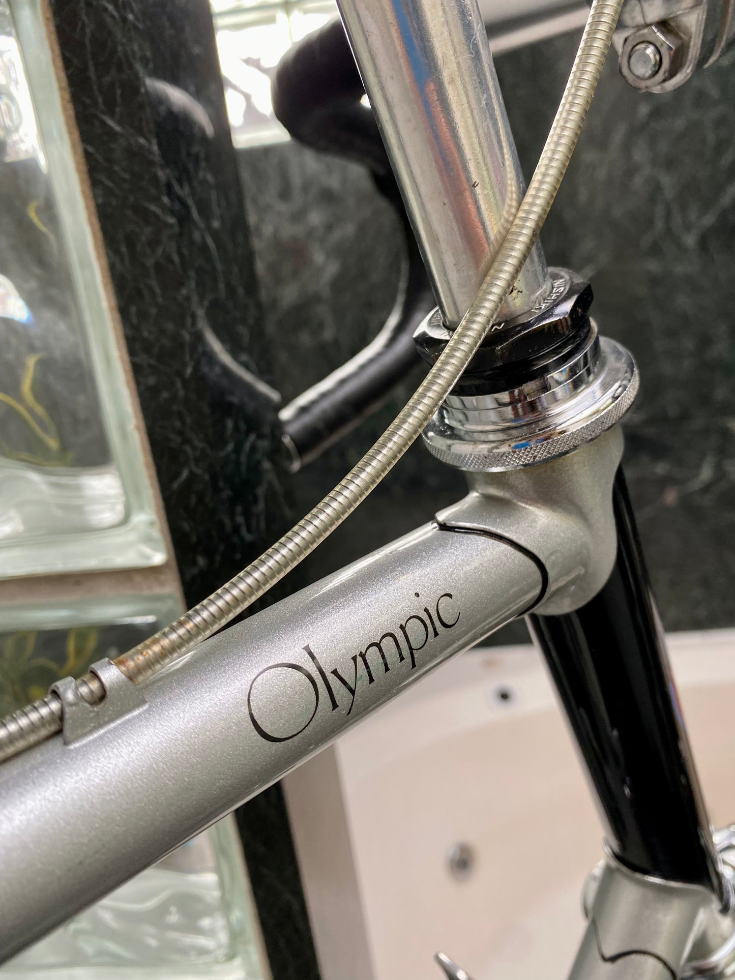 (SIZE 62cm) 1980's NISHIKI OLYMPIC ROAD BIKE - SHIMANO GOLDEN ARROW - LIKE NEW