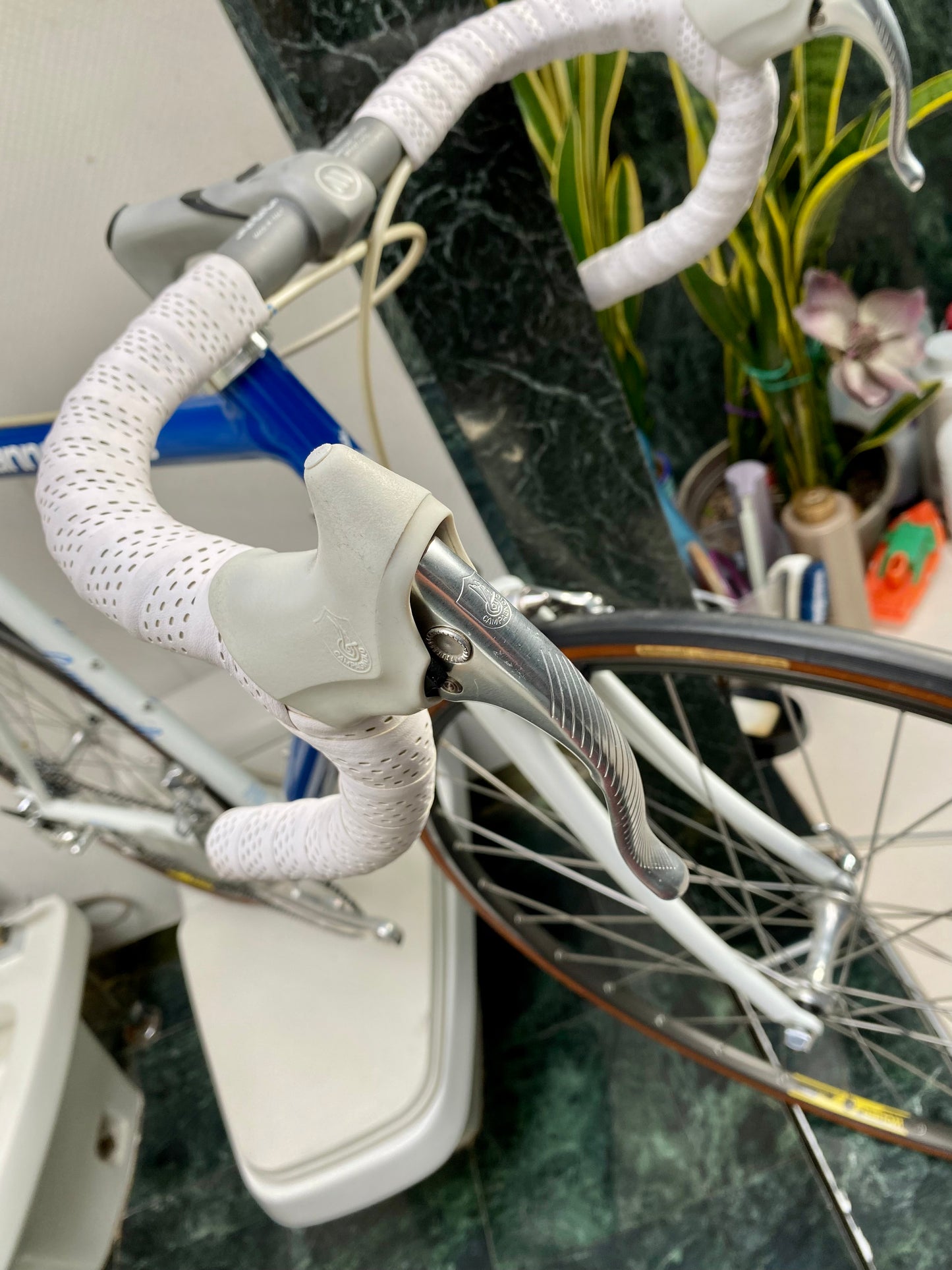 (SIZE 56cm) 1980's CANNONDALE "ATHENA" ROAD BIKE - CAMPAGNOLO ATHENA