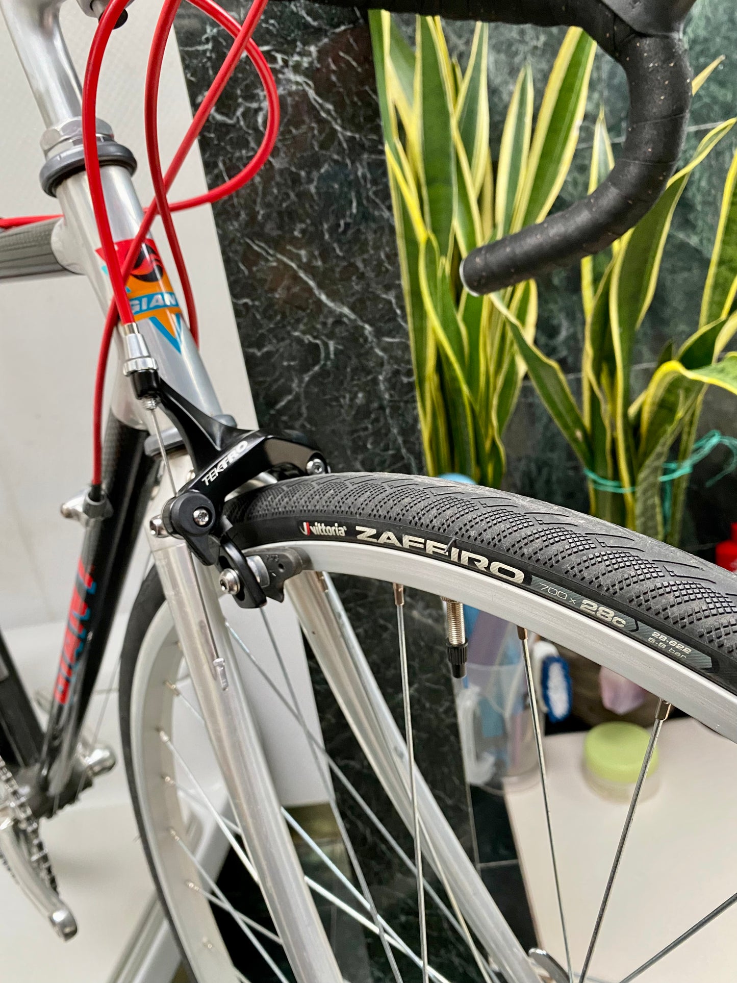 (SIZE 54cm) 1990's GIANT CARBON ROAD BIKE