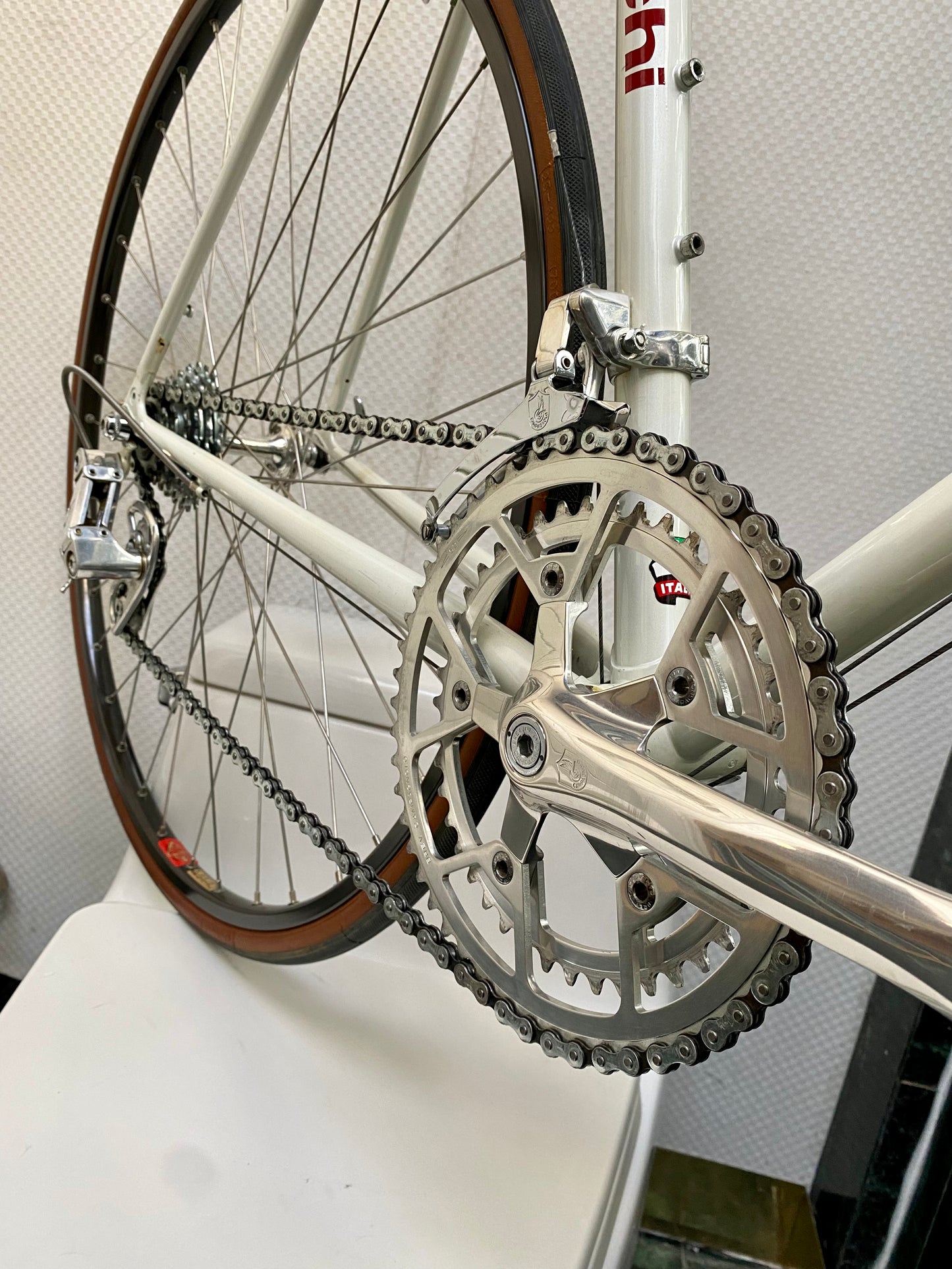 (SIZE 54cm) 1980's BIANCHI ROAD BIKE - CAMPAGNOLO - SUPER CLEAN