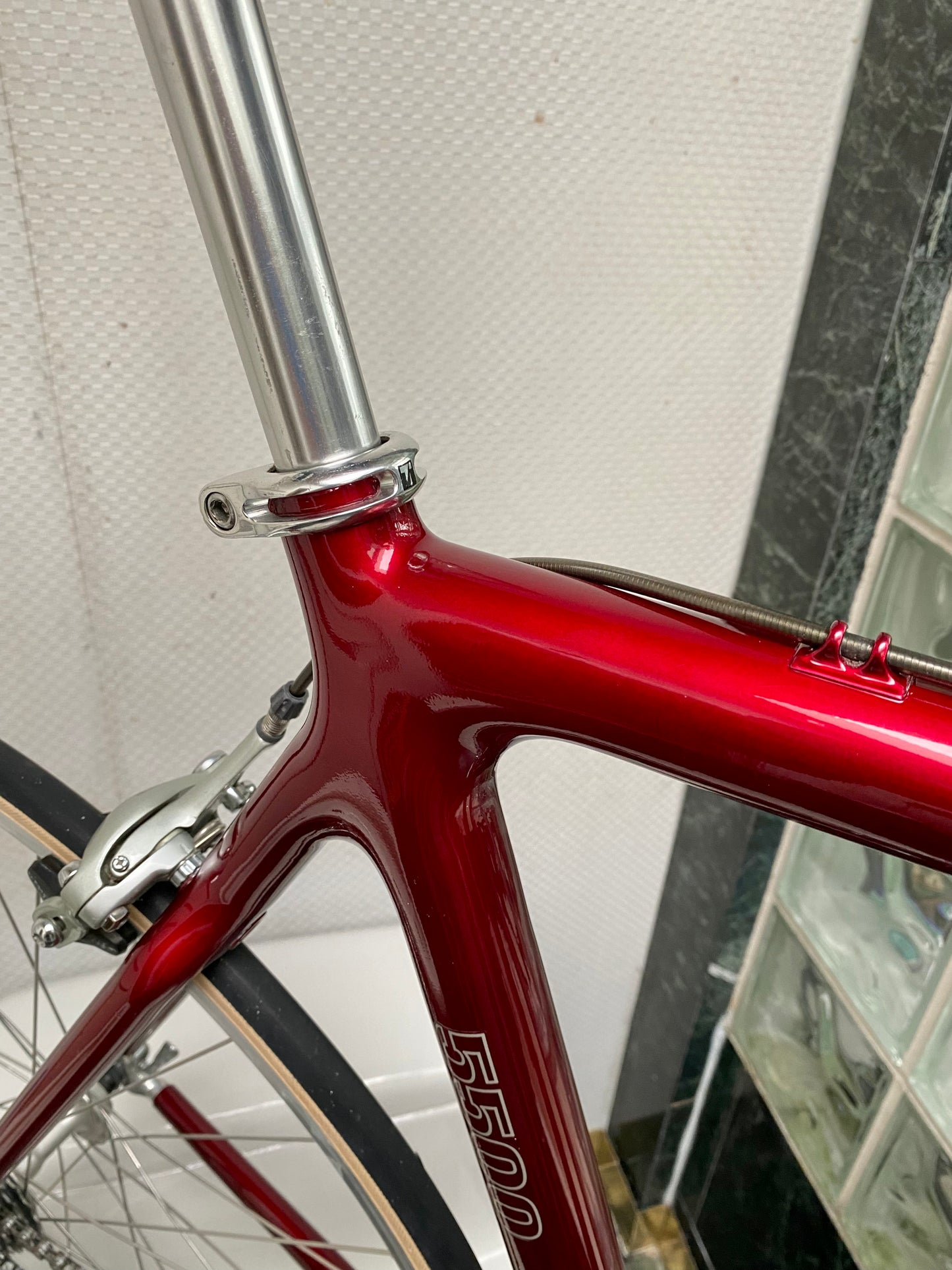 (SIZE 57cm) EARLY-1990's TREK 5500 CARBON ROAD BIKE - SHIMANO 105