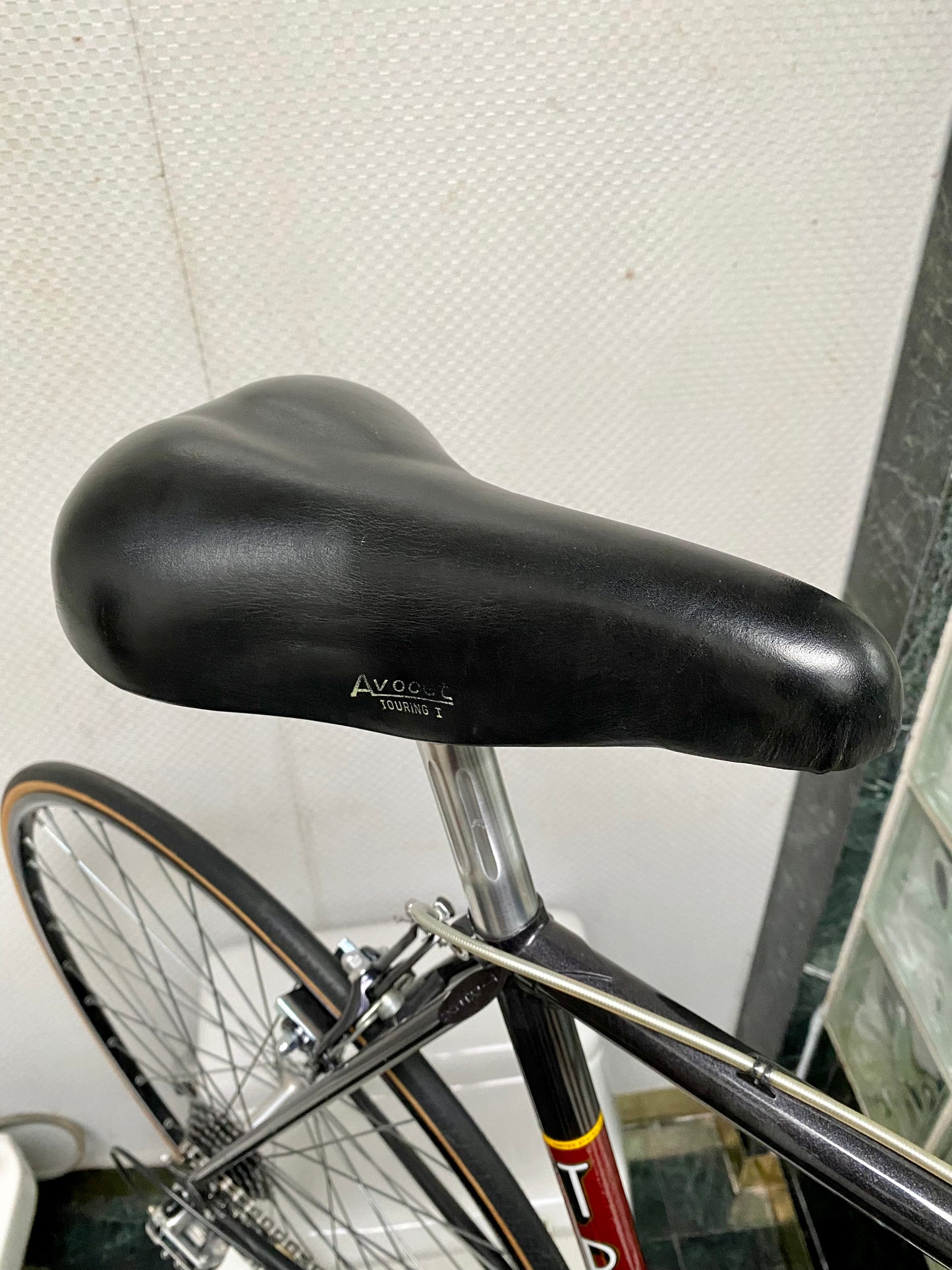 (SIZE 53cm) EARLY-1980's TREK 560 ROAD BIKE - LIKE NEW