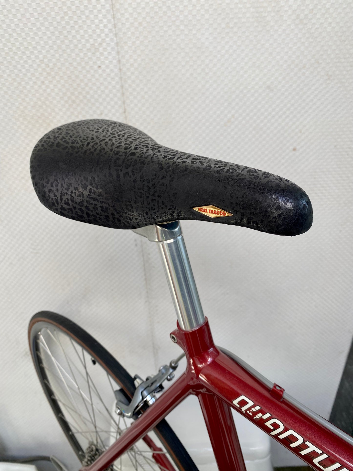 (SIZE 56cm) 1980's KLEIN QUANTUM ROAD BIKE - SHIMANO 600 - SPOTLESS - RARE