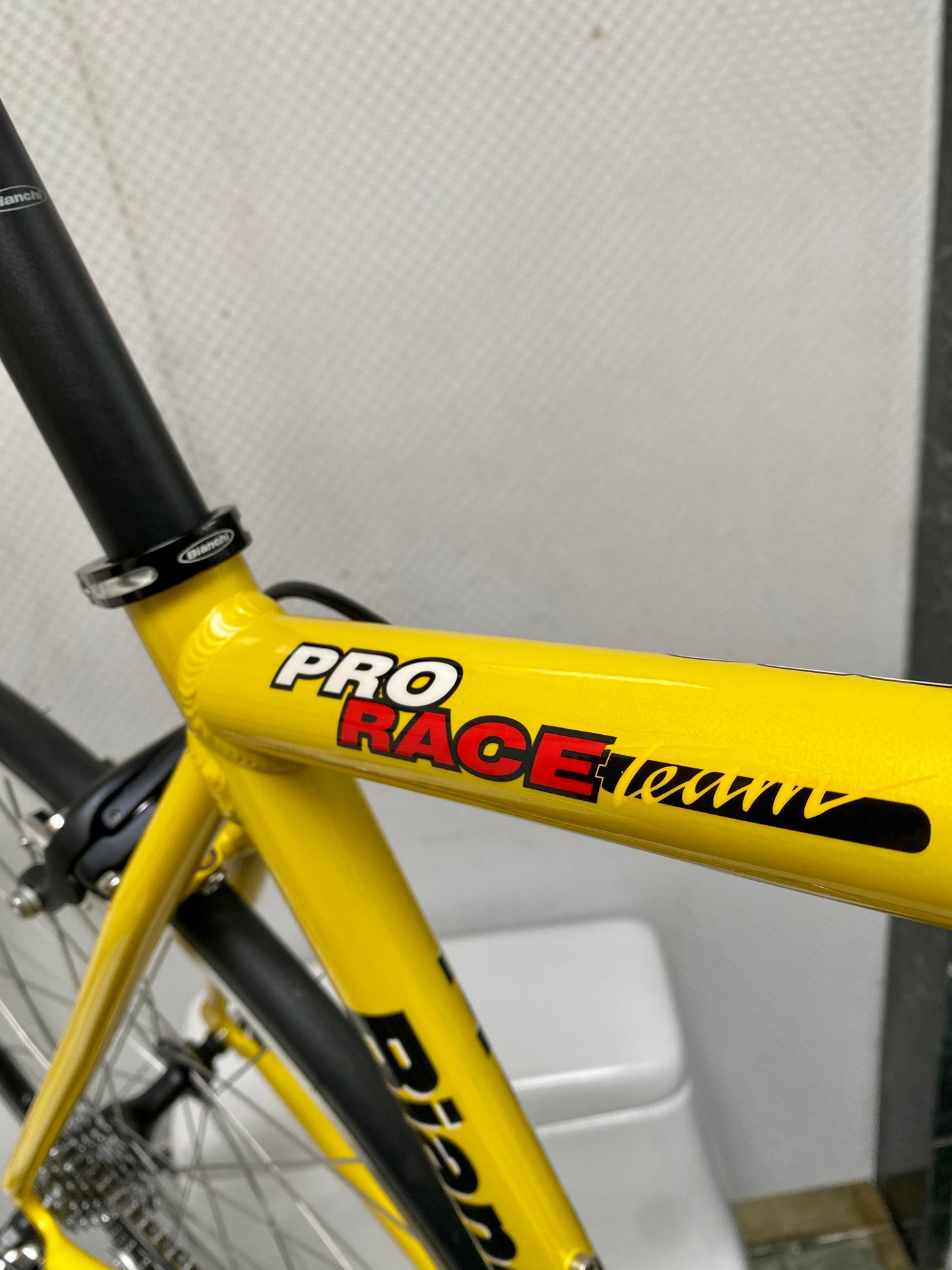 (SIZE 53cm) NOS / BRAND NEW CLASSIC BIANCHI "PRO RACE" ROAD BIKE - CAMPAGNOLO