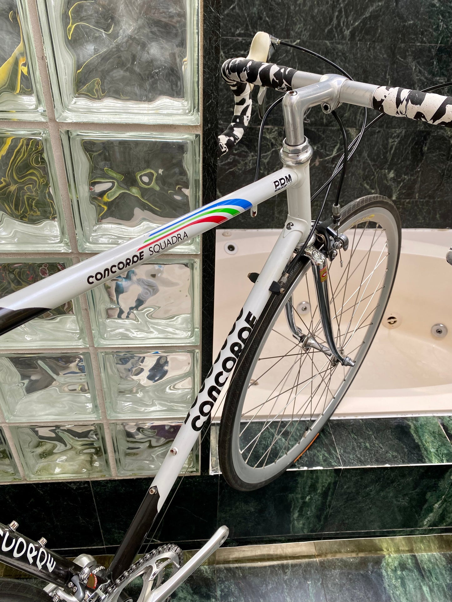 (SIZE 55cm) EARLY-1990's CONCORDE SQUADRA ROAD BIKE - COLUMBUS SLX - SHIMANO 600