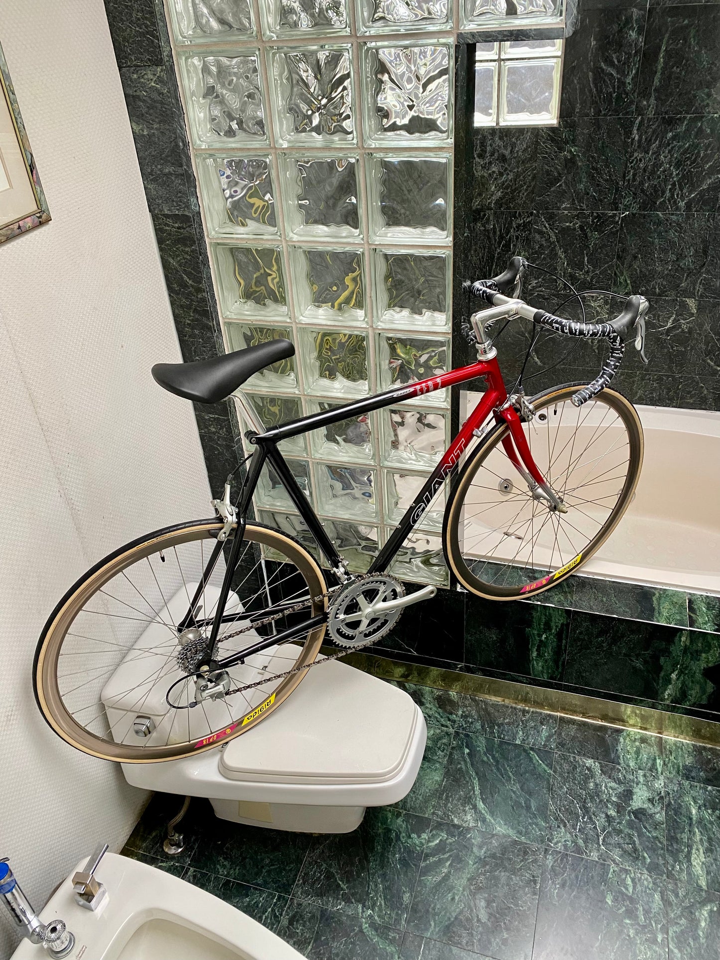 (SIZE 56cm) 1990's GIANT CFR 2 CARBON ROAD BIKE - LIKE NEW