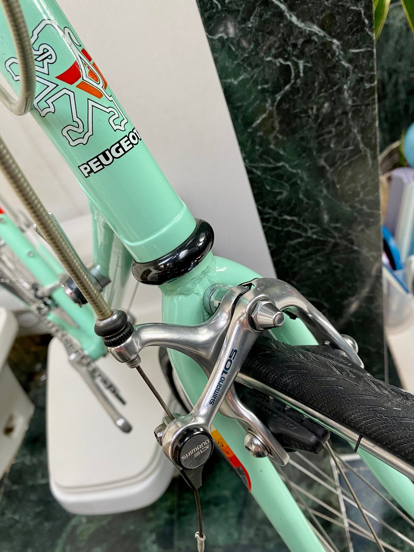 (SIZE 56cm) 1980's PEUGEOT ROAD BIKE - SHIMANO 105