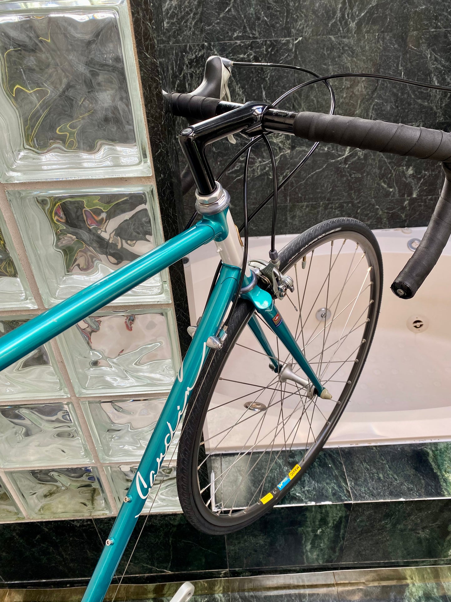 (SIZE 55cm) EARLY-1990's GARDIN ROAD BIKE - SHIMANO 105