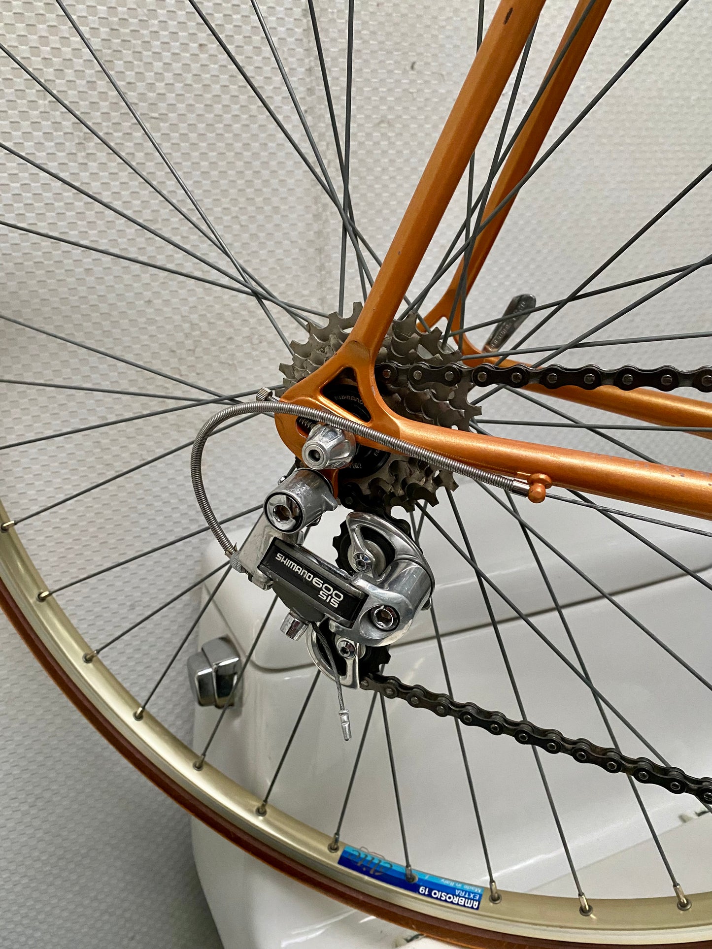 (SIZE 57cm) 1980's MIELE ROAD BIKE - ROSSIN-BUILT - SHIMANO 600