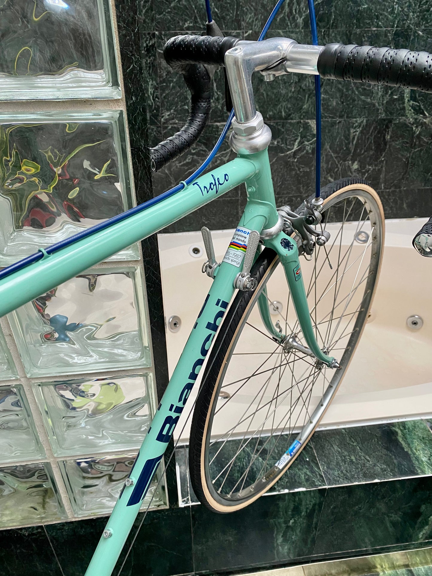 (SIZE 53cm) 1980's BIANCHI TROFEO ROAD BIKE - CAMPAGNOLO - COLUMBUS - LIKE NEW