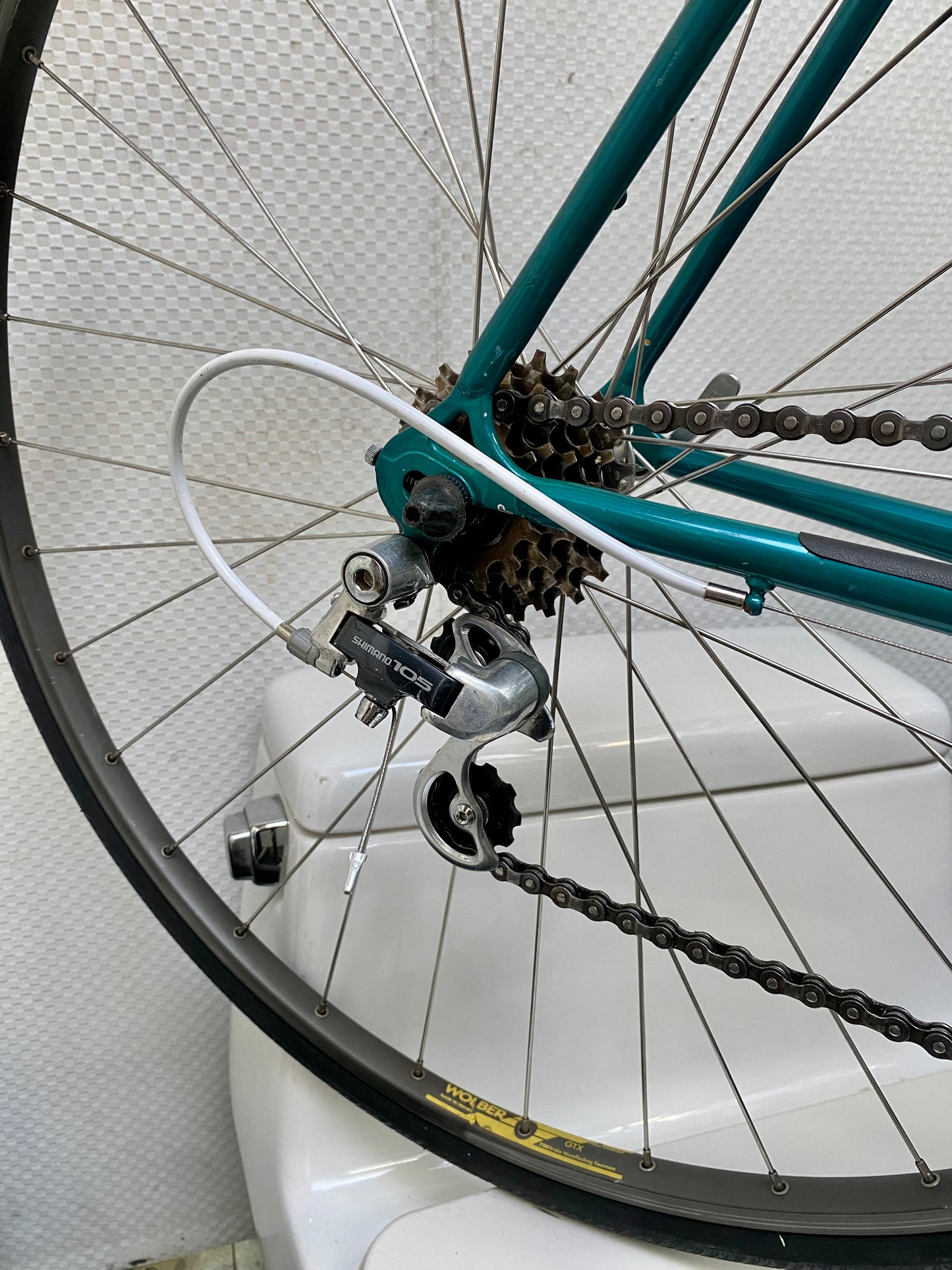 (SIZE 52cm) 1980's SPECIALIZED SIRRUS ROAD BIKE - SHIMANO 105 - SUPER COOL